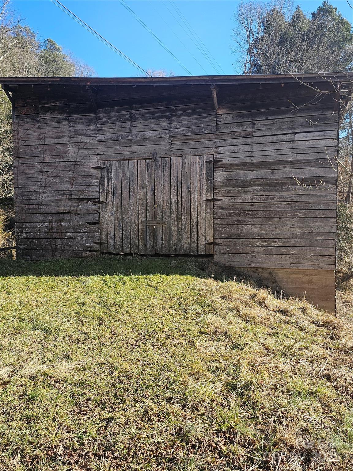 1820 Grapevine Road Property Photo 10