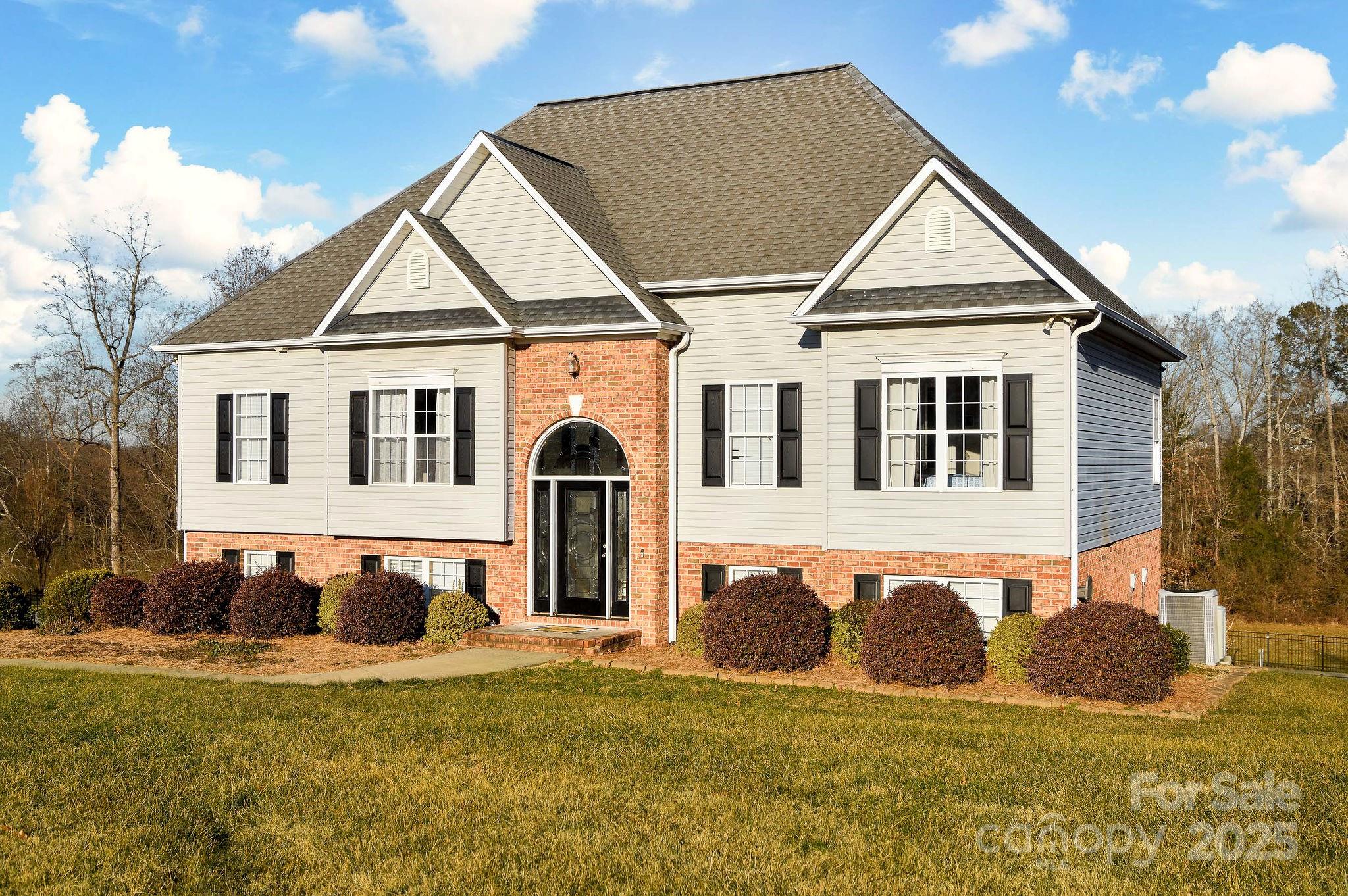 150 Mollie Road Property Photo