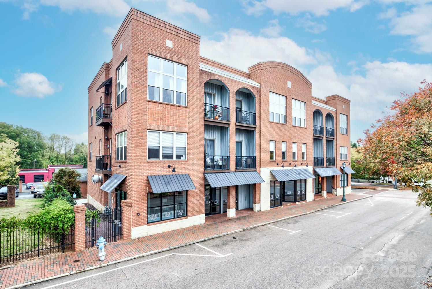 119 S Lee Street Property Photo 2