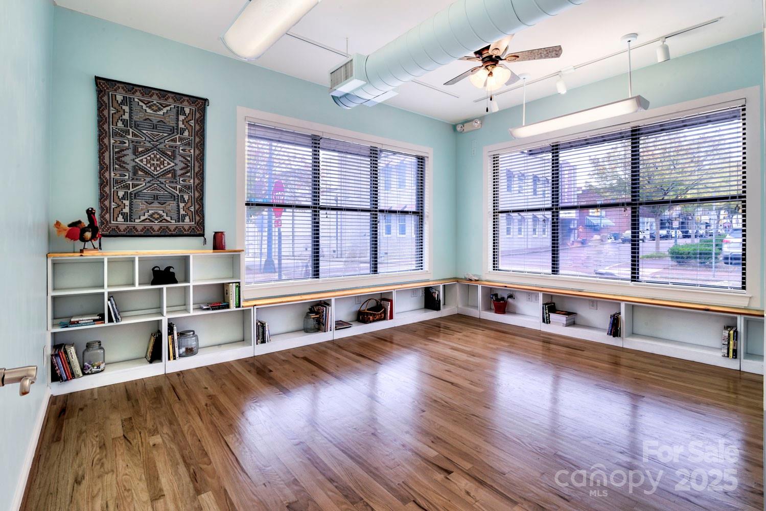 119 S Lee Street Property Photo 6