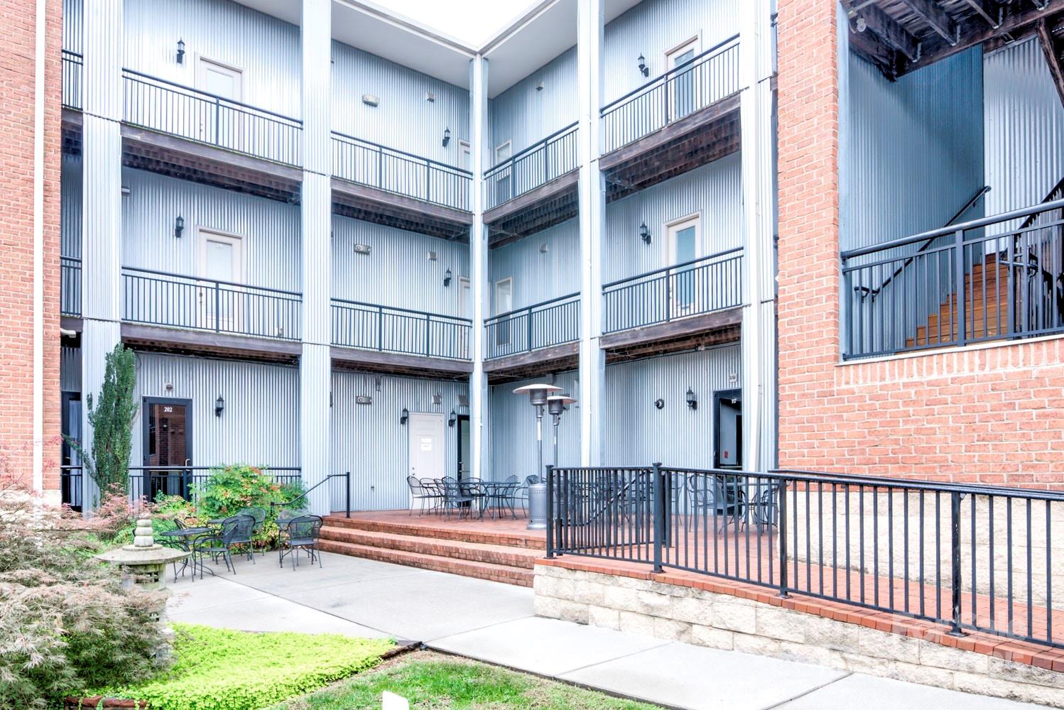 119 S Lee Street Property Photo 15