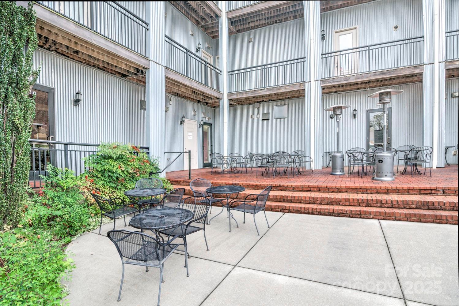 119 S Lee Street Property Photo 16