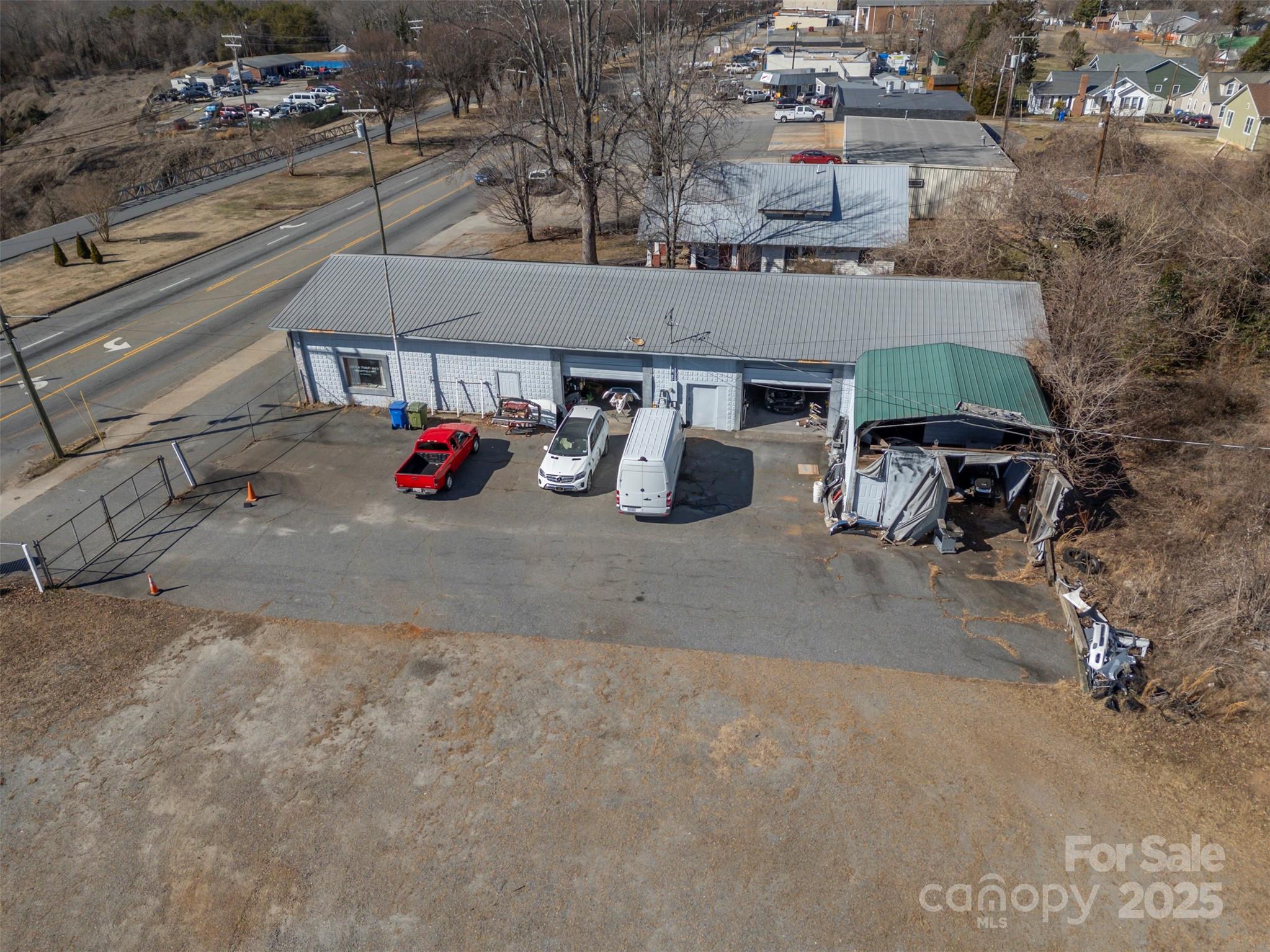 429 E Main Street Property Photo 5