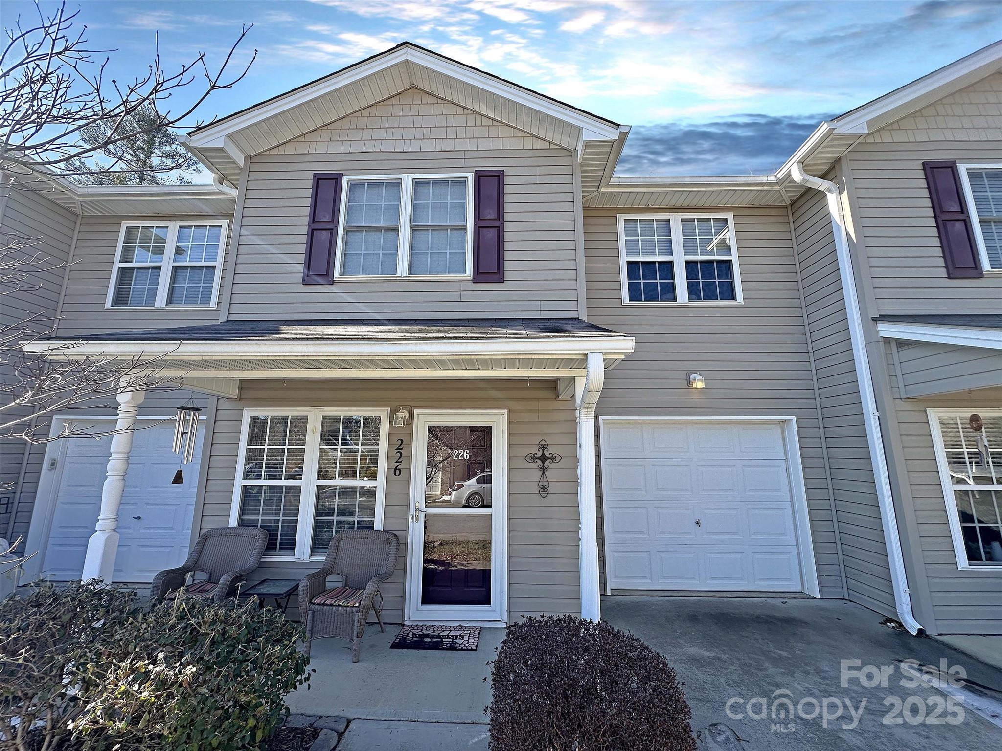 226 Farington Circle Property Photo 1