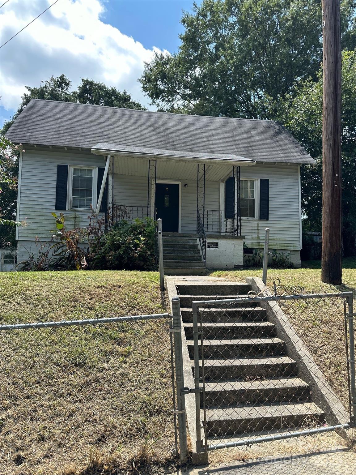 1019 W 5th Avenue Property Photo