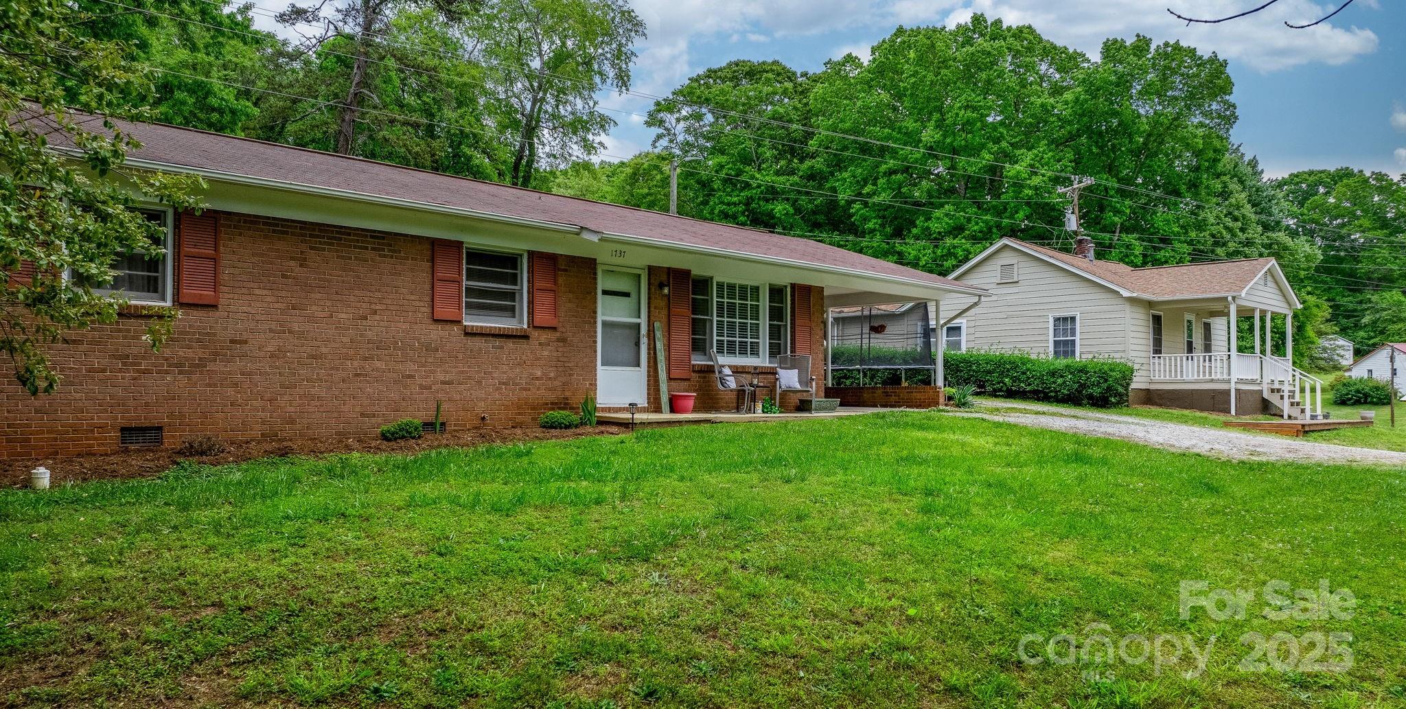 1741/1737 Starcross Road Property Photo