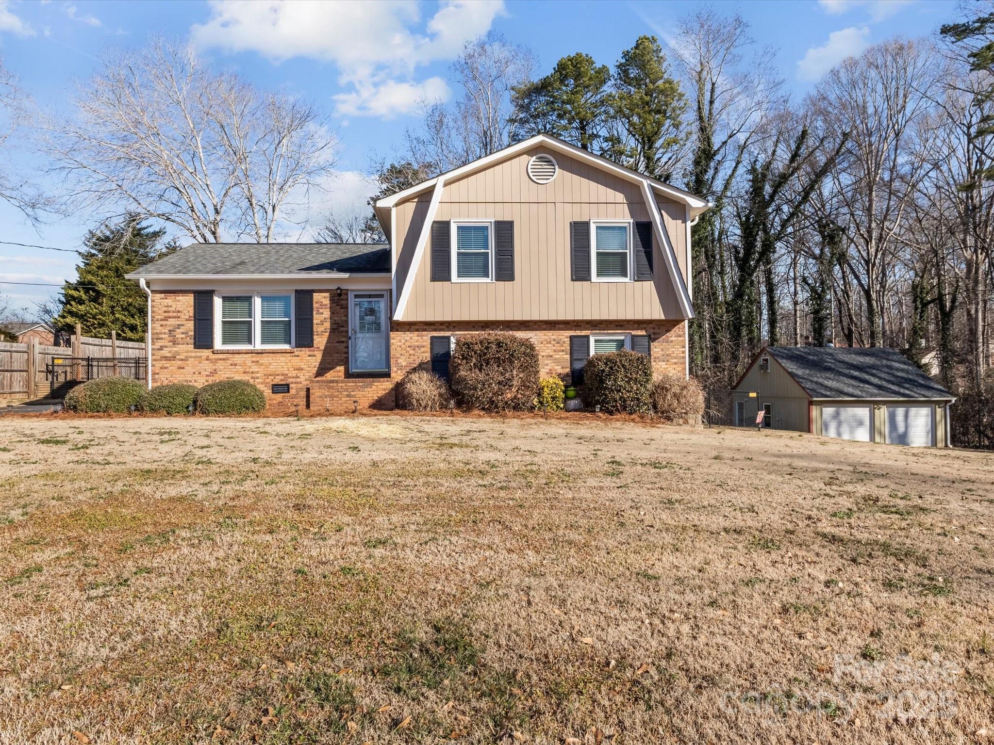 4532 Oakwood Circle Property Photo