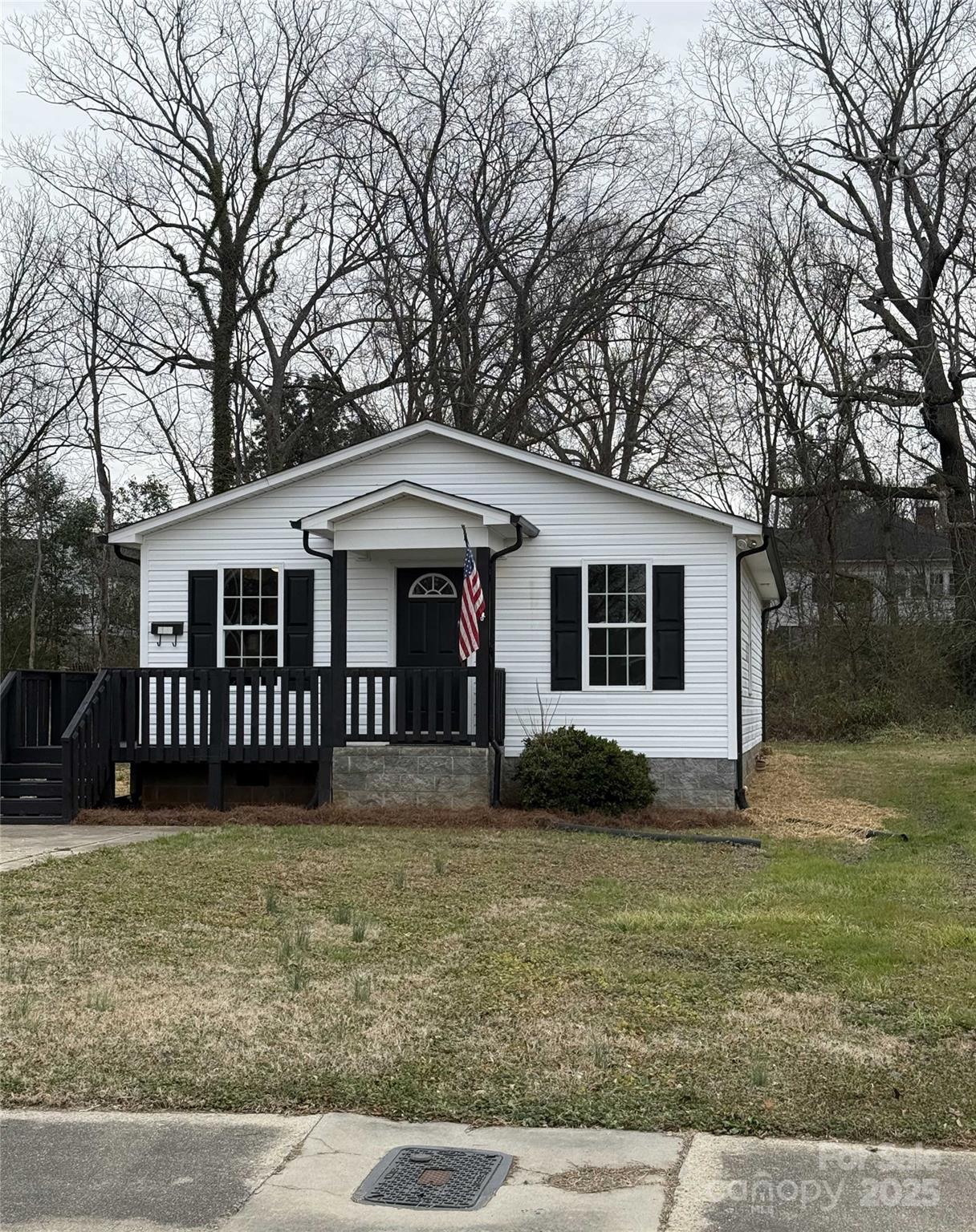 629 S Caldwell Street Property Photo