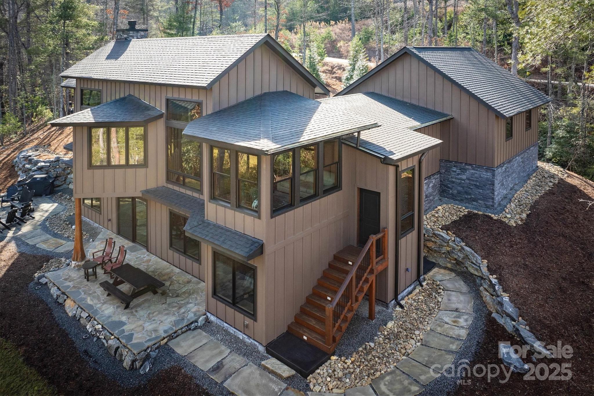 2126 Sycamore Drive Property Photo