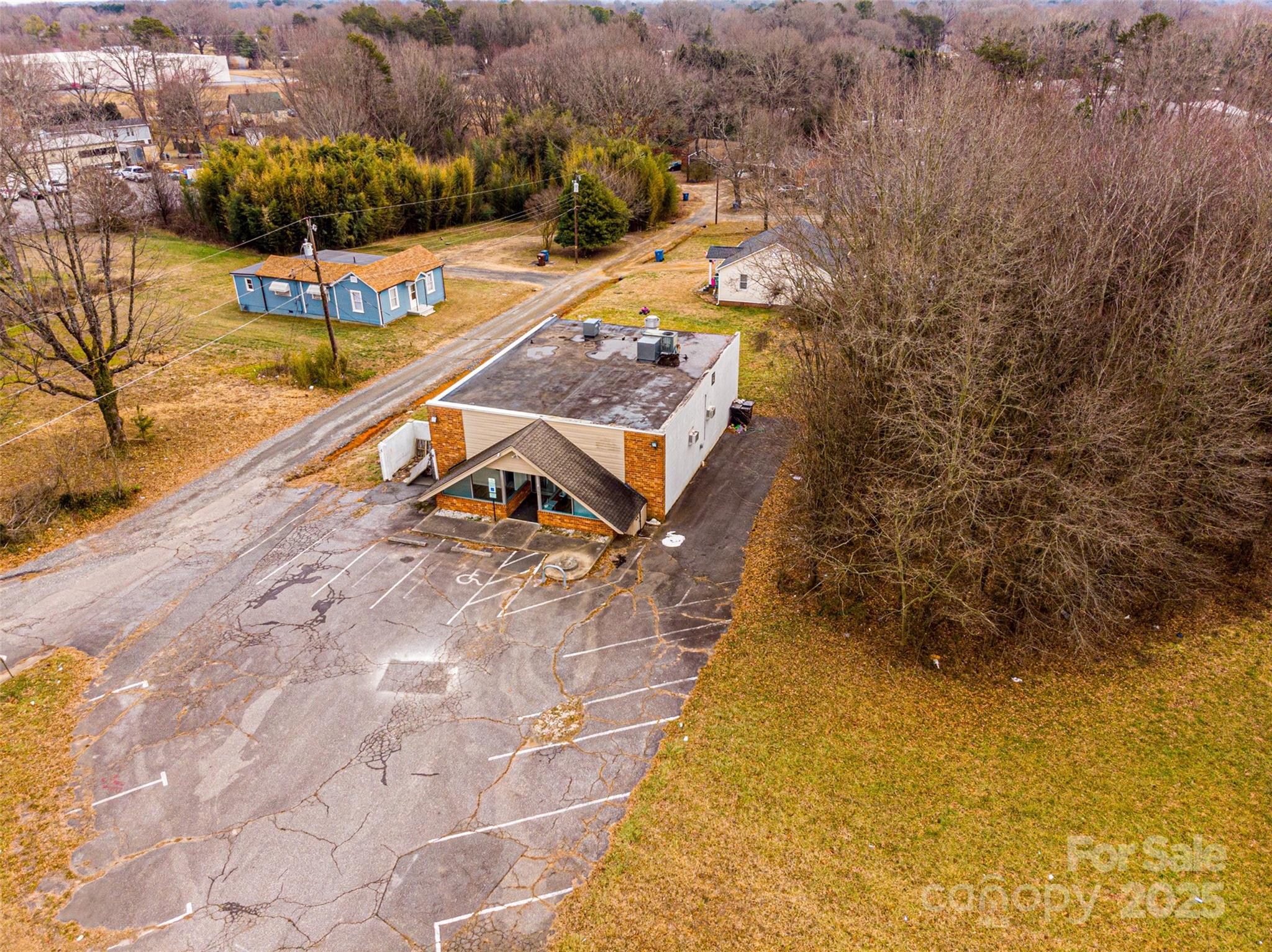 2902 & 2906 Springs Road Property Photo 5