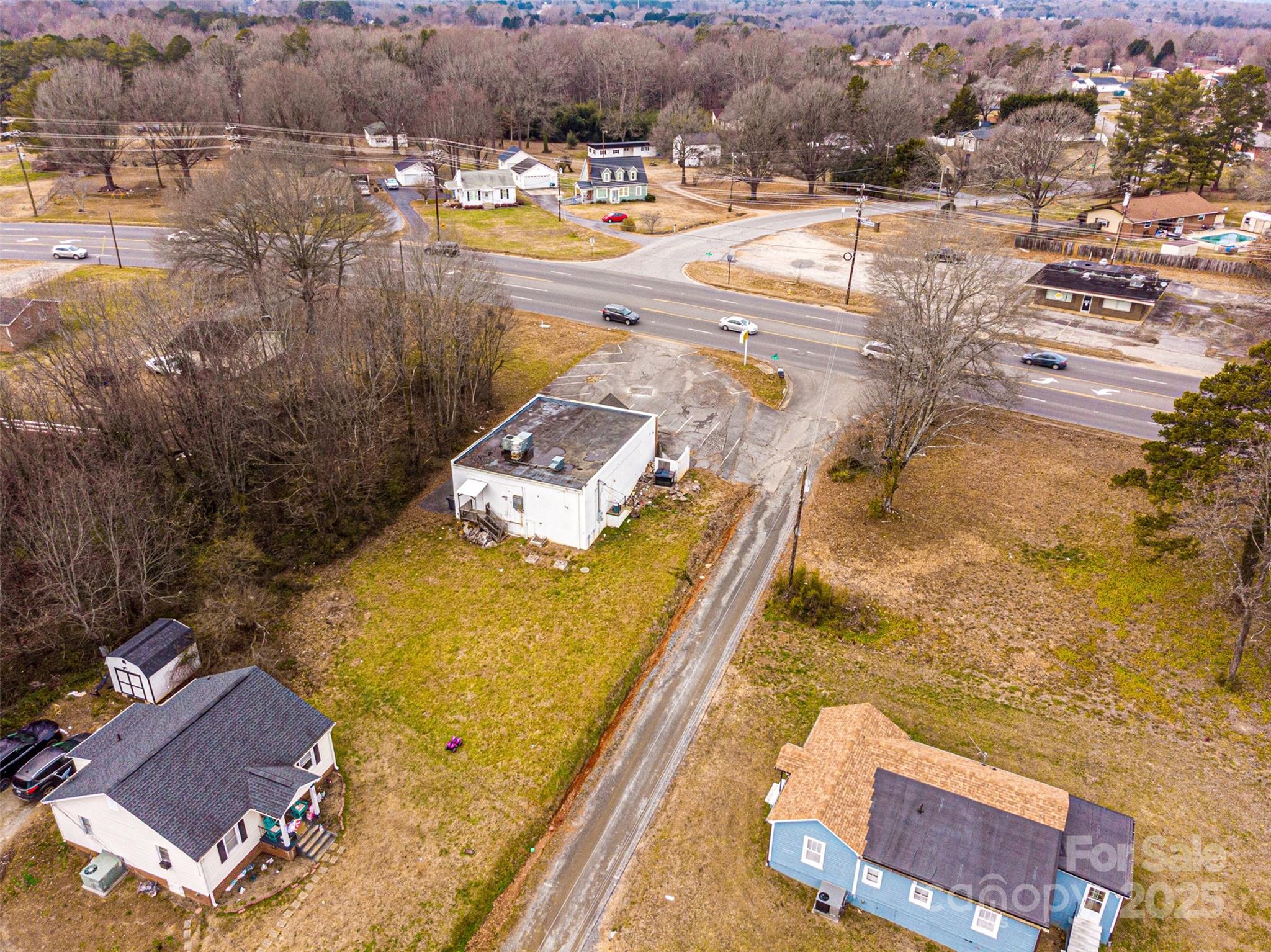 2902 & 2906 Springs Road Property Photo 48