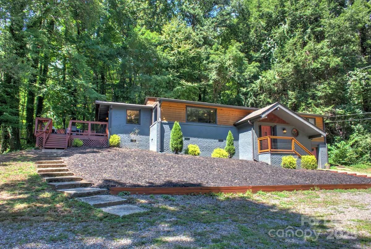 61 Deer Run Road Property Photo