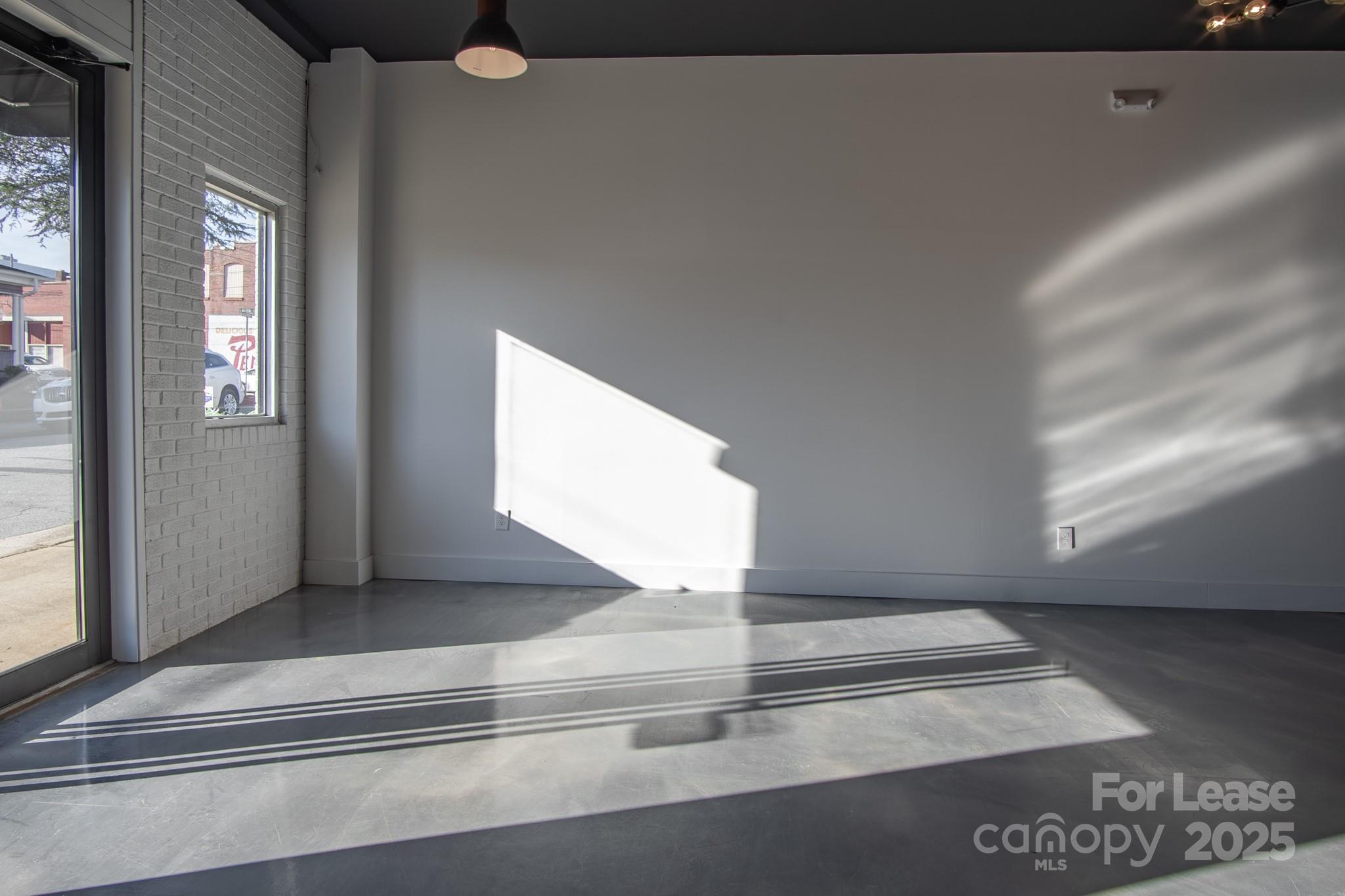 205 S Academy Street Property Photo 6