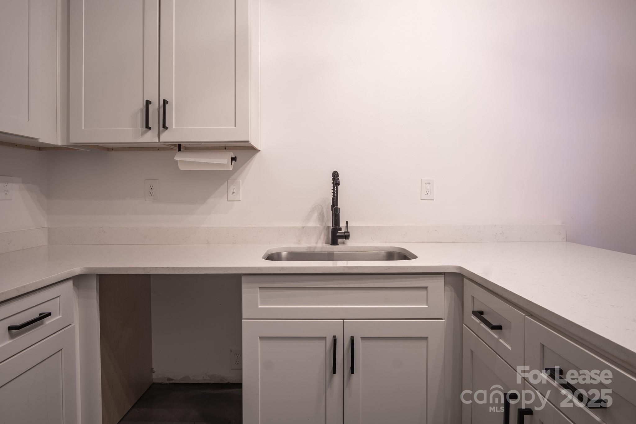 205 S Academy Street Property Photo 17