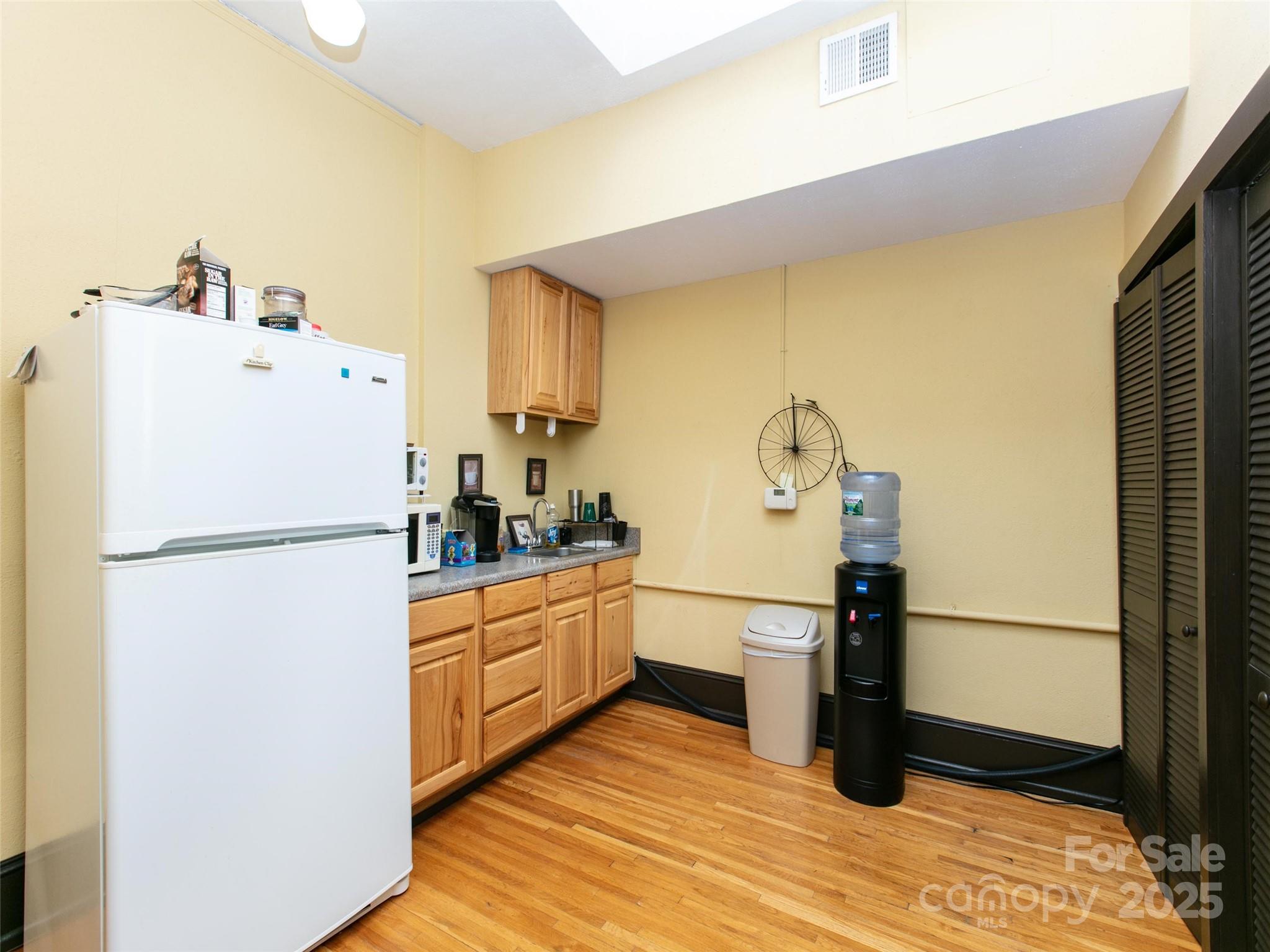 317 N Main Street 200 Property Photo 8