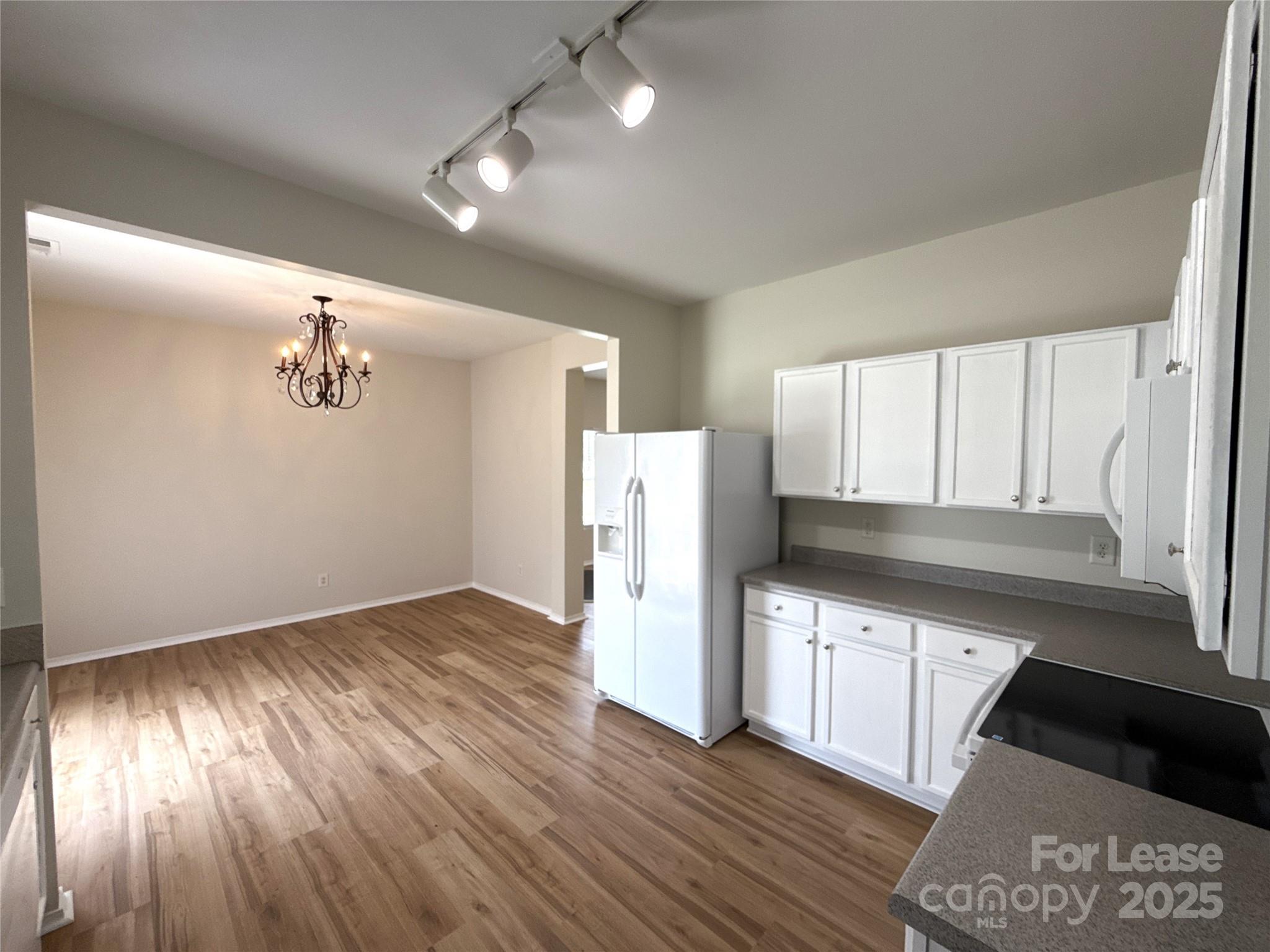 9402 Darwick Street Property Photo 7