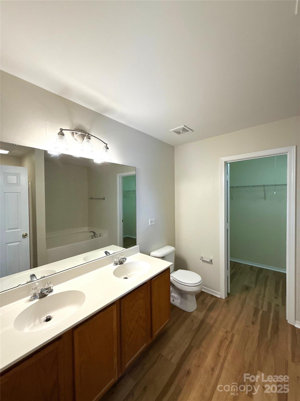 9402 Darwick Street Property Photo 11