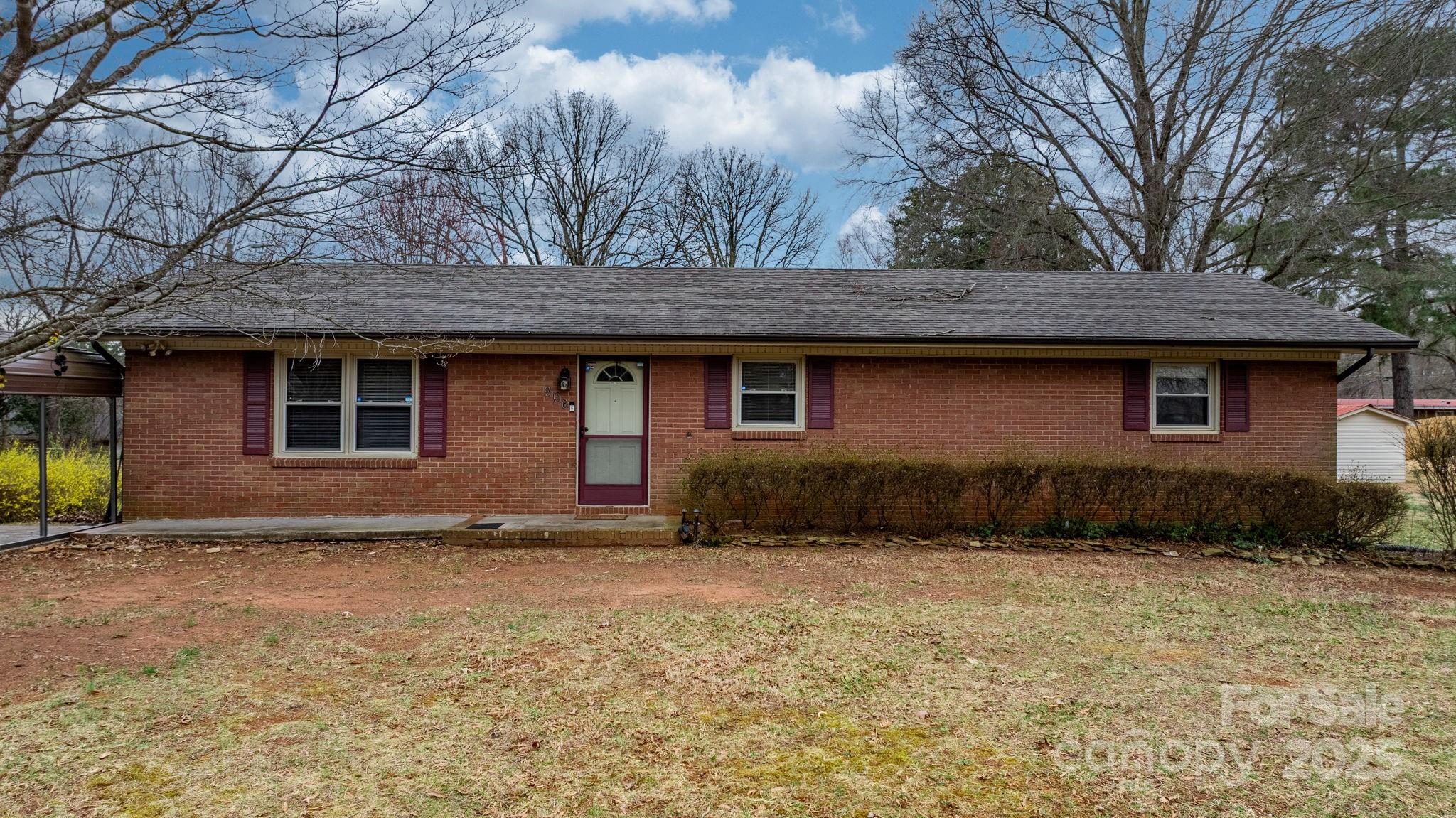 906 16th Street Property Photo