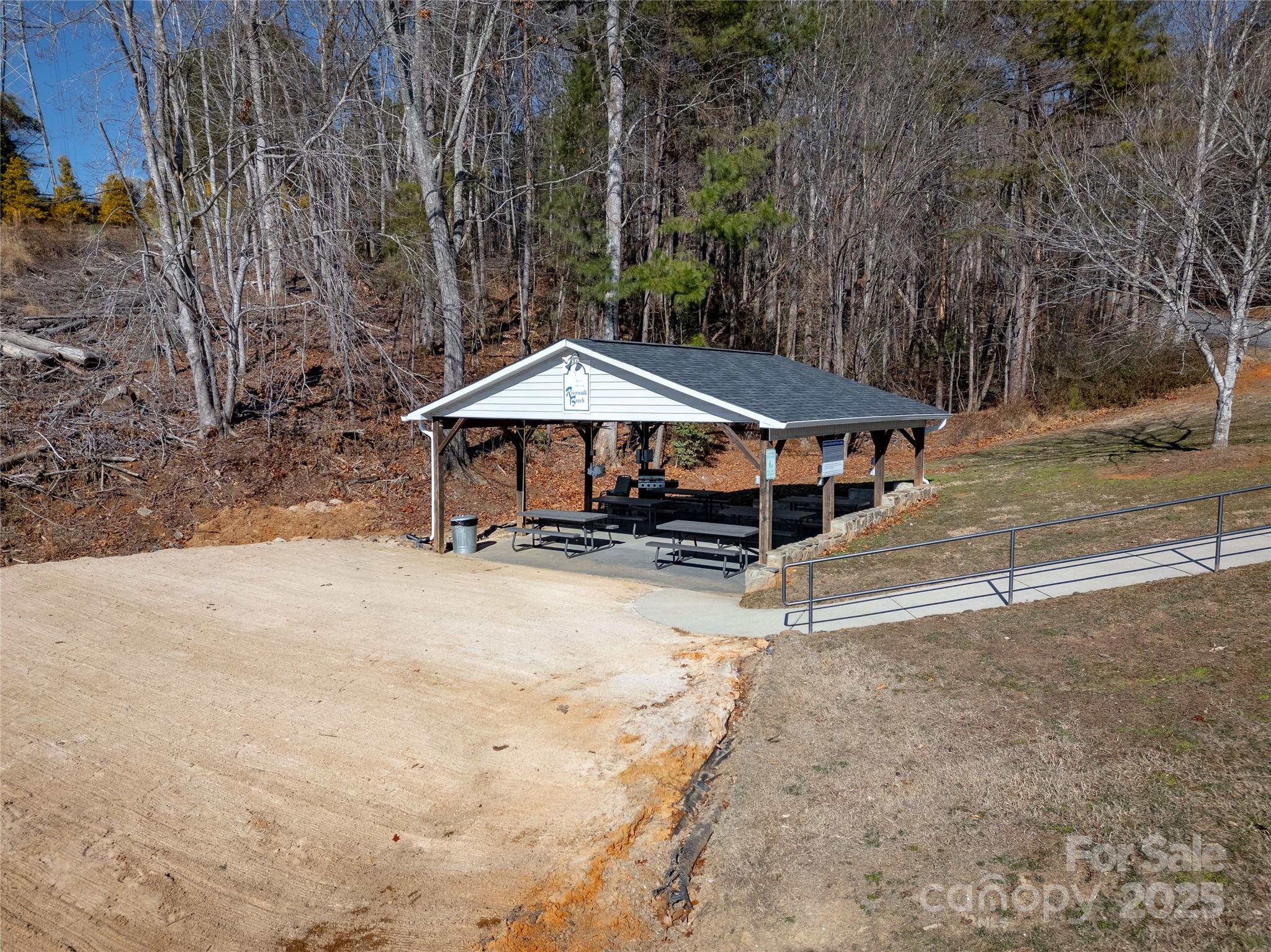 274 Rivercliff Drive Property Photo 12