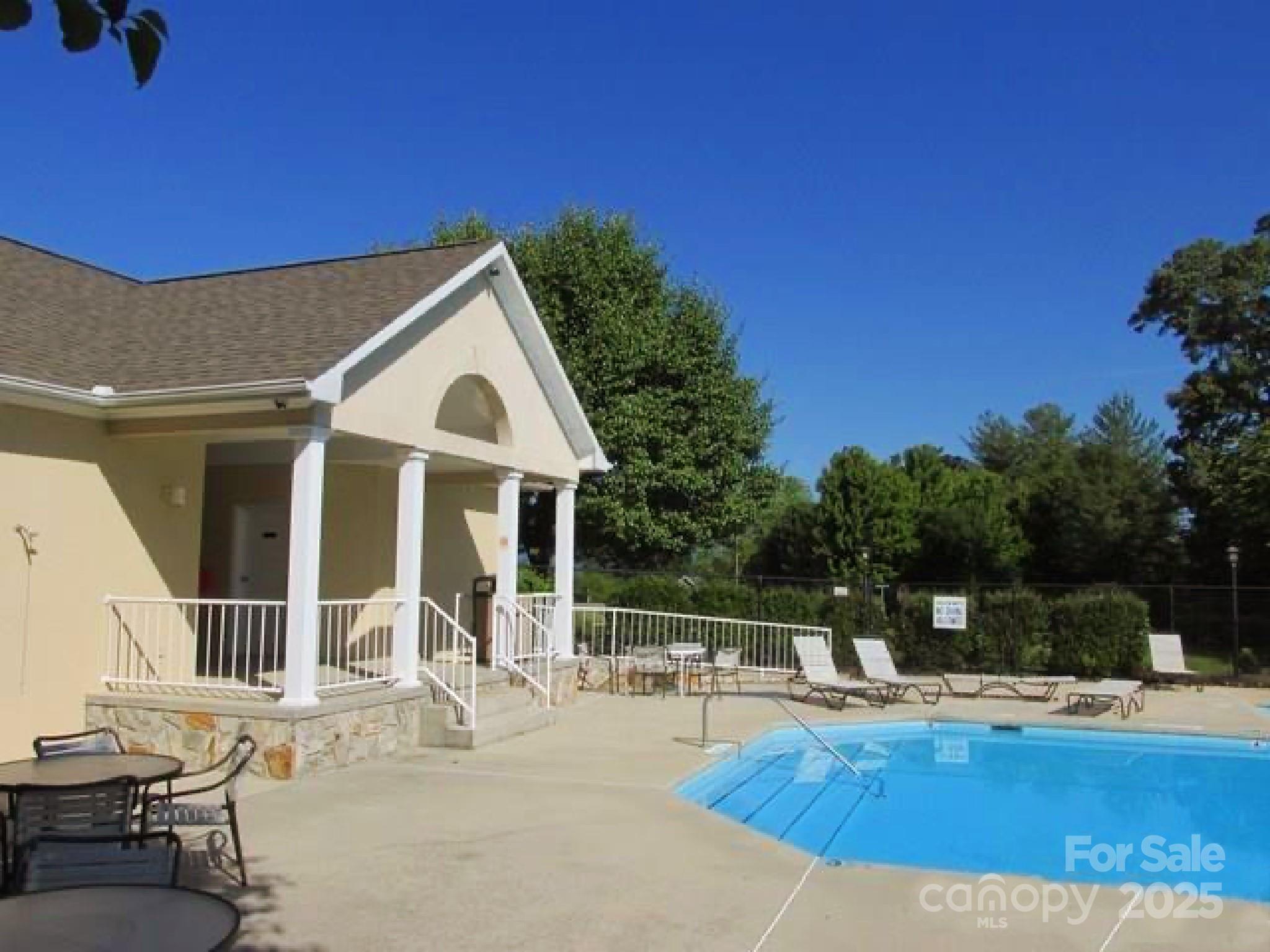 1504 Brentwood Place Property Photo 8