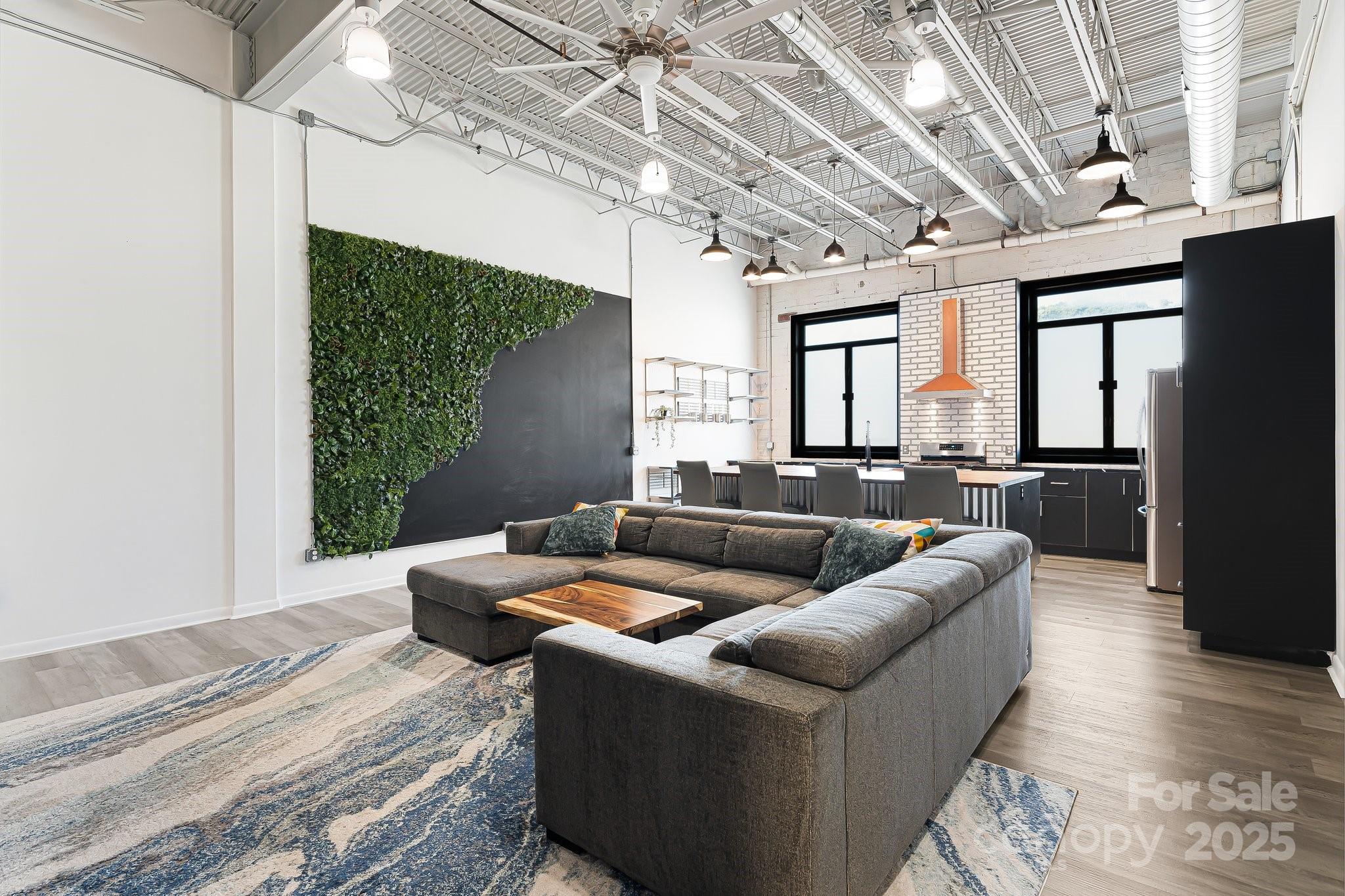 215 S Jefferson Avenue 107 Property Photo 4