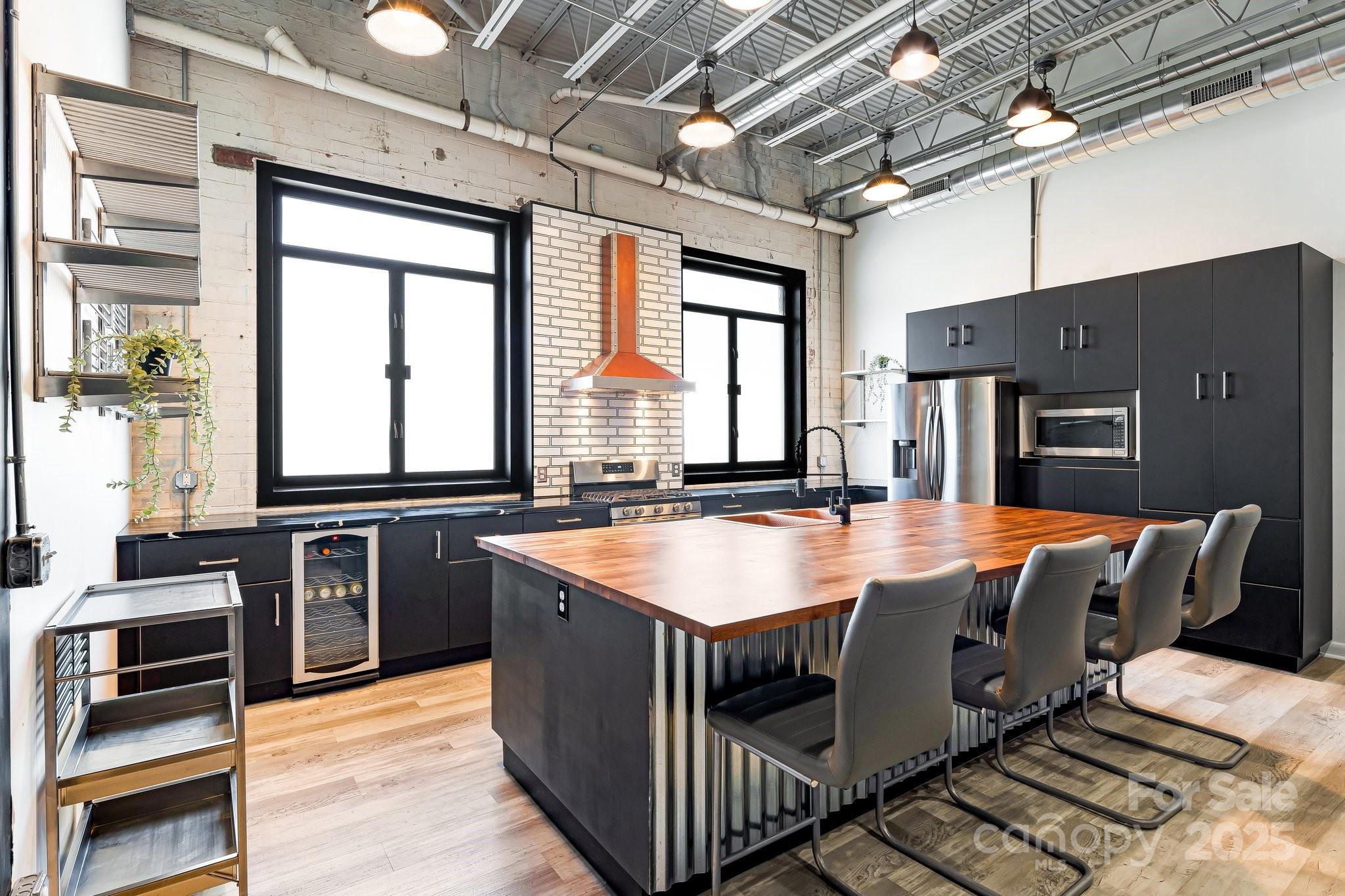 215 S Jefferson Avenue 107 Property Photo 5