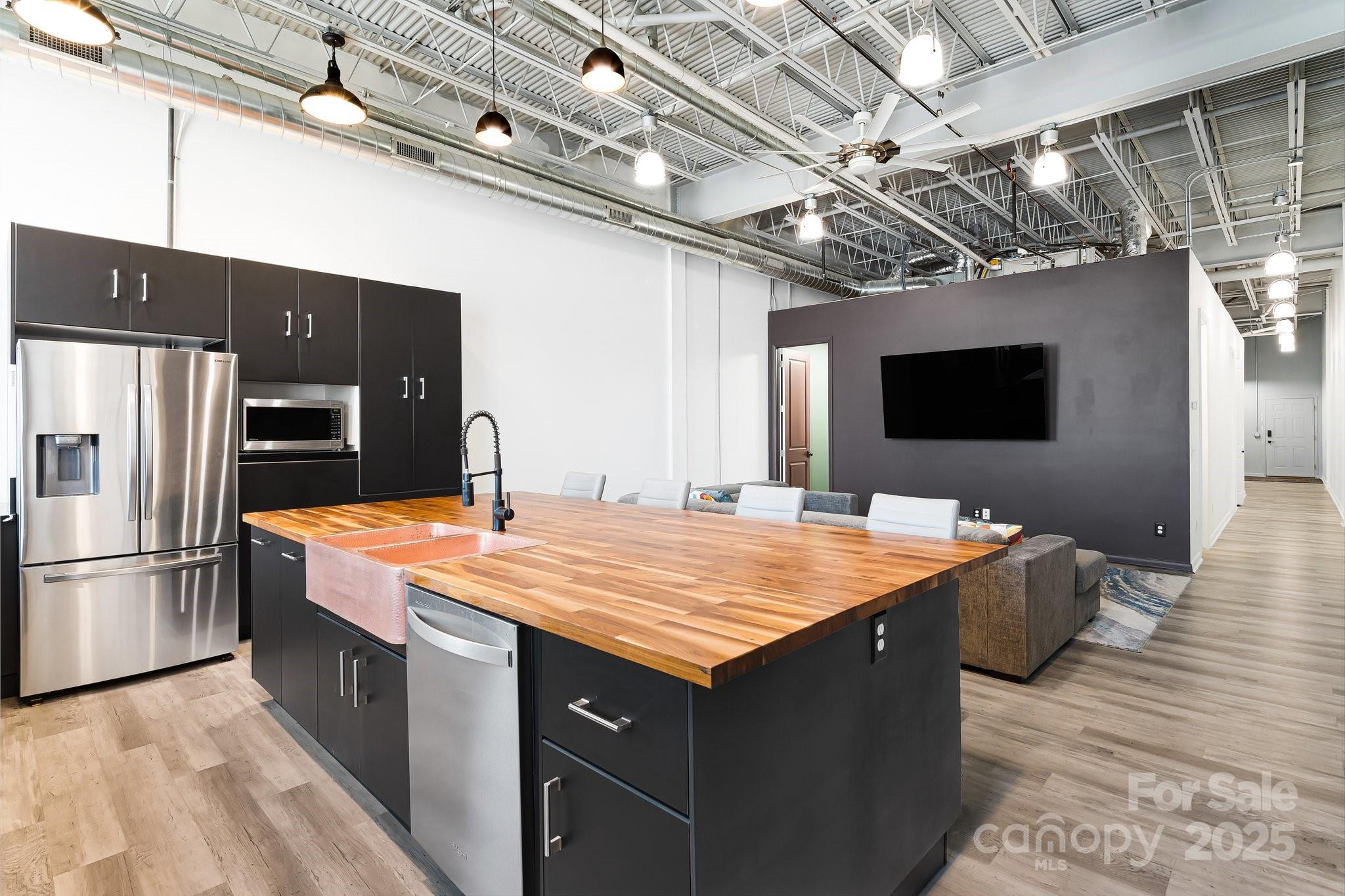 215 S Jefferson Avenue 107 Property Photo 6