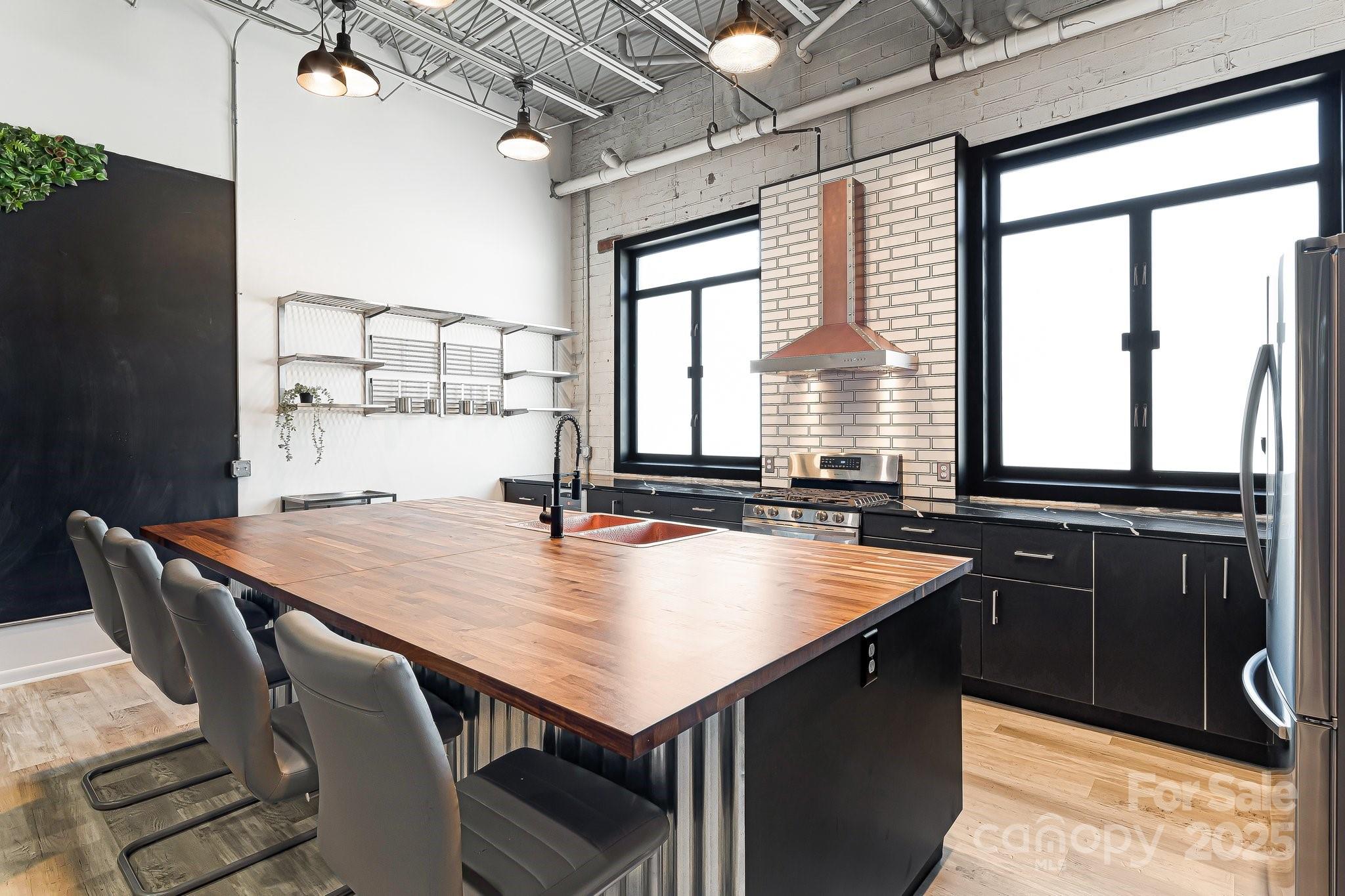 215 S Jefferson Avenue 107 Property Photo 7