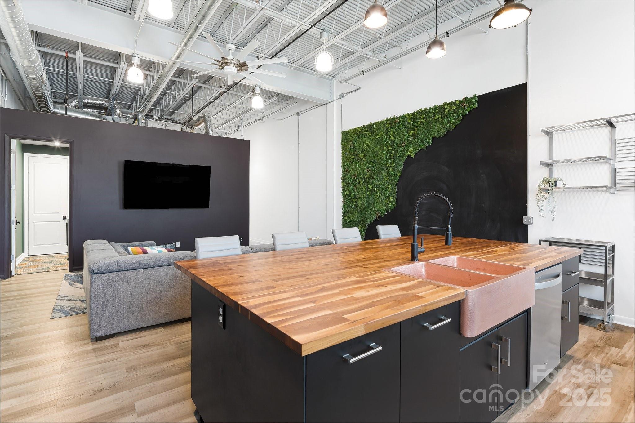 215 S Jefferson Avenue 107 Property Photo 10