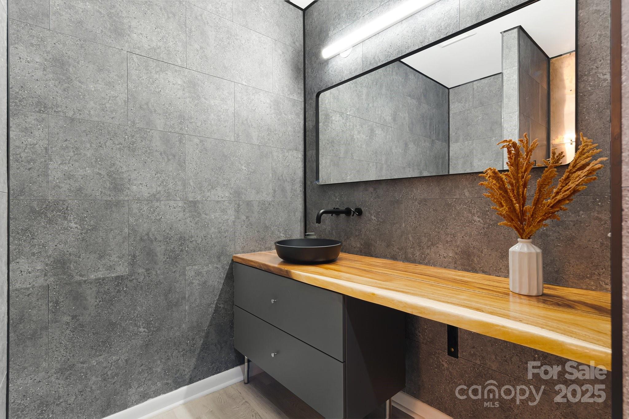 215 S Jefferson Avenue 107 Property Photo 16