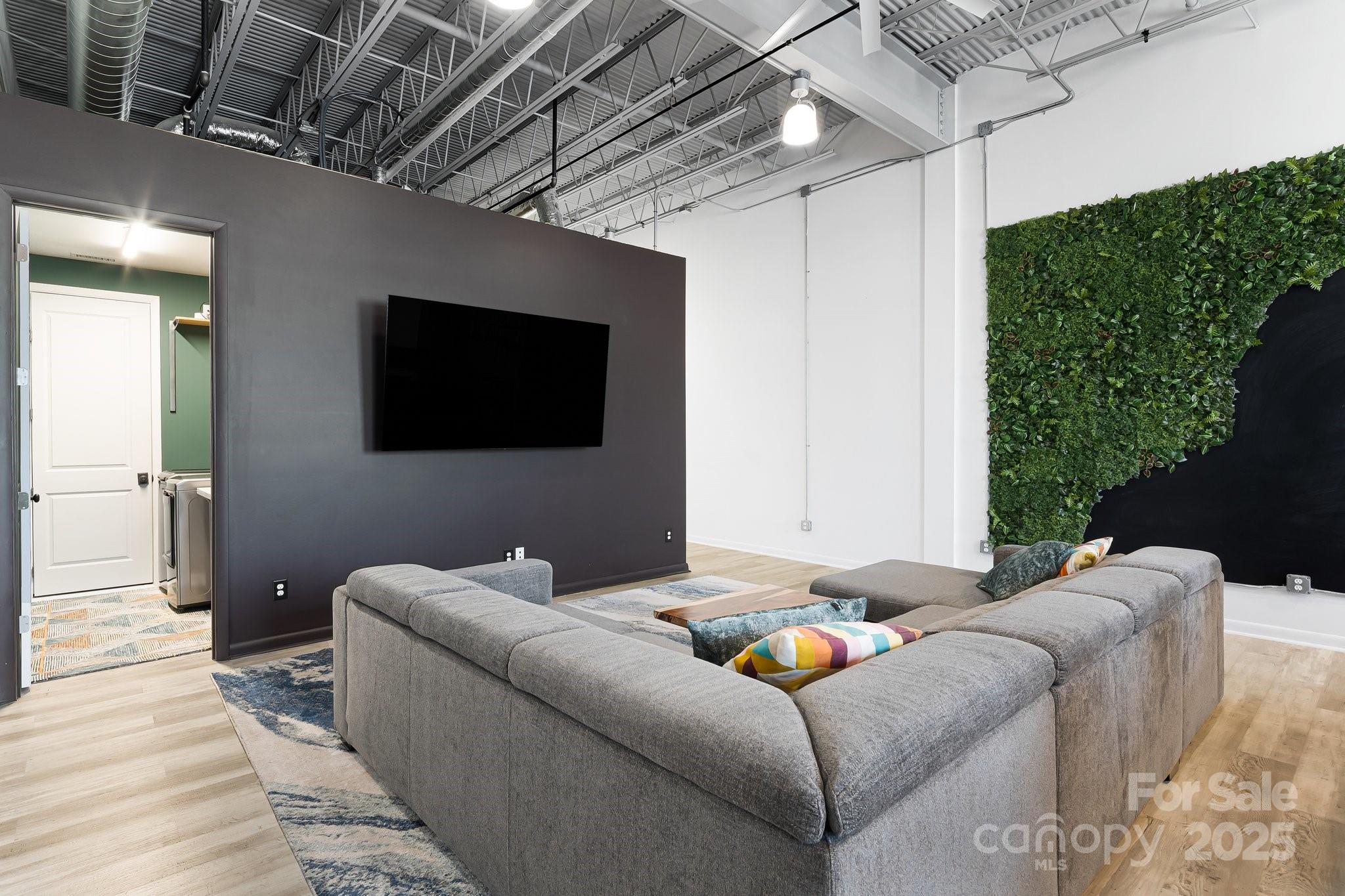 215 S Jefferson Avenue 107 Property Photo 22