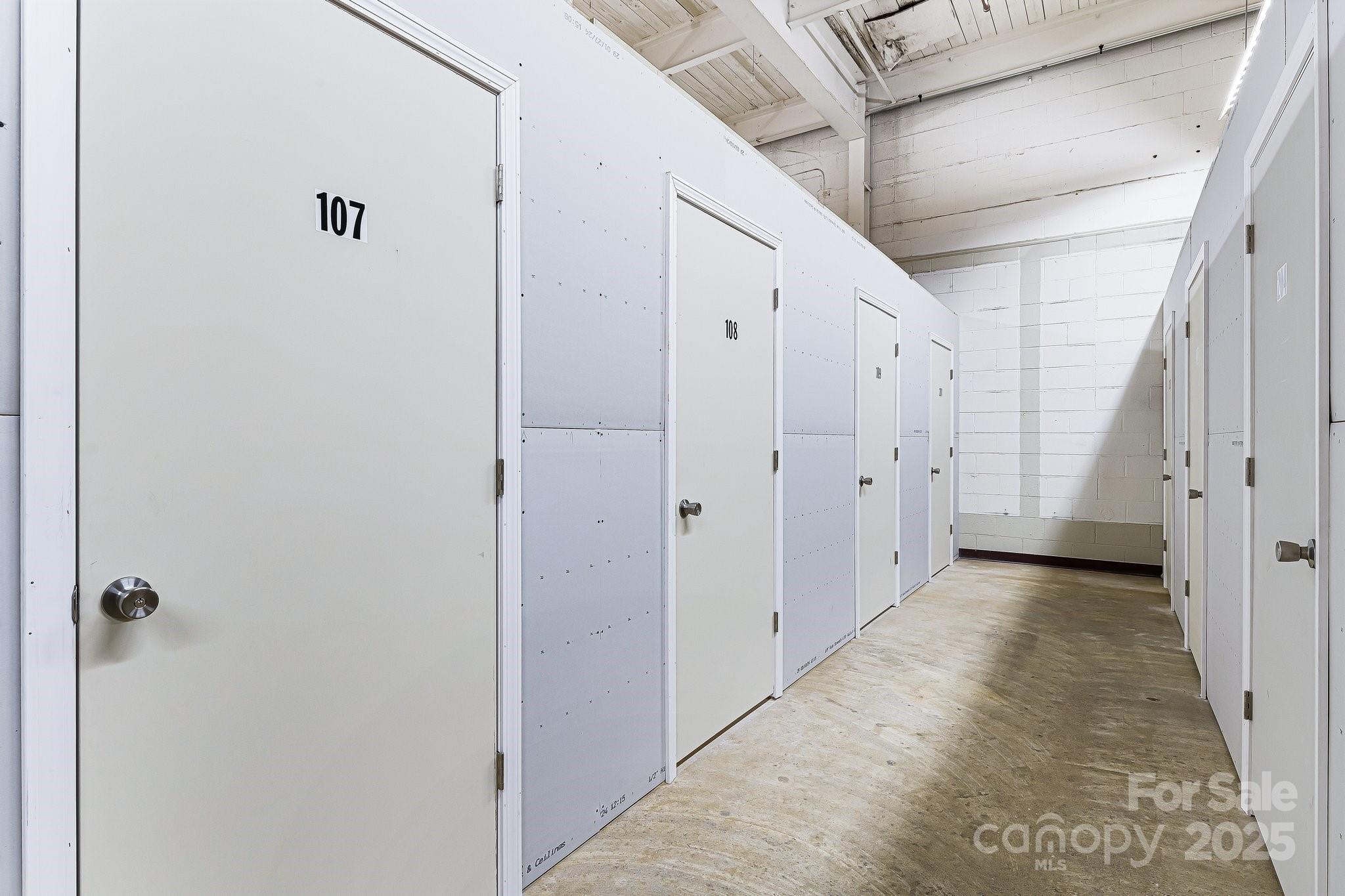 215 S Jefferson Avenue 107 Property Photo 25