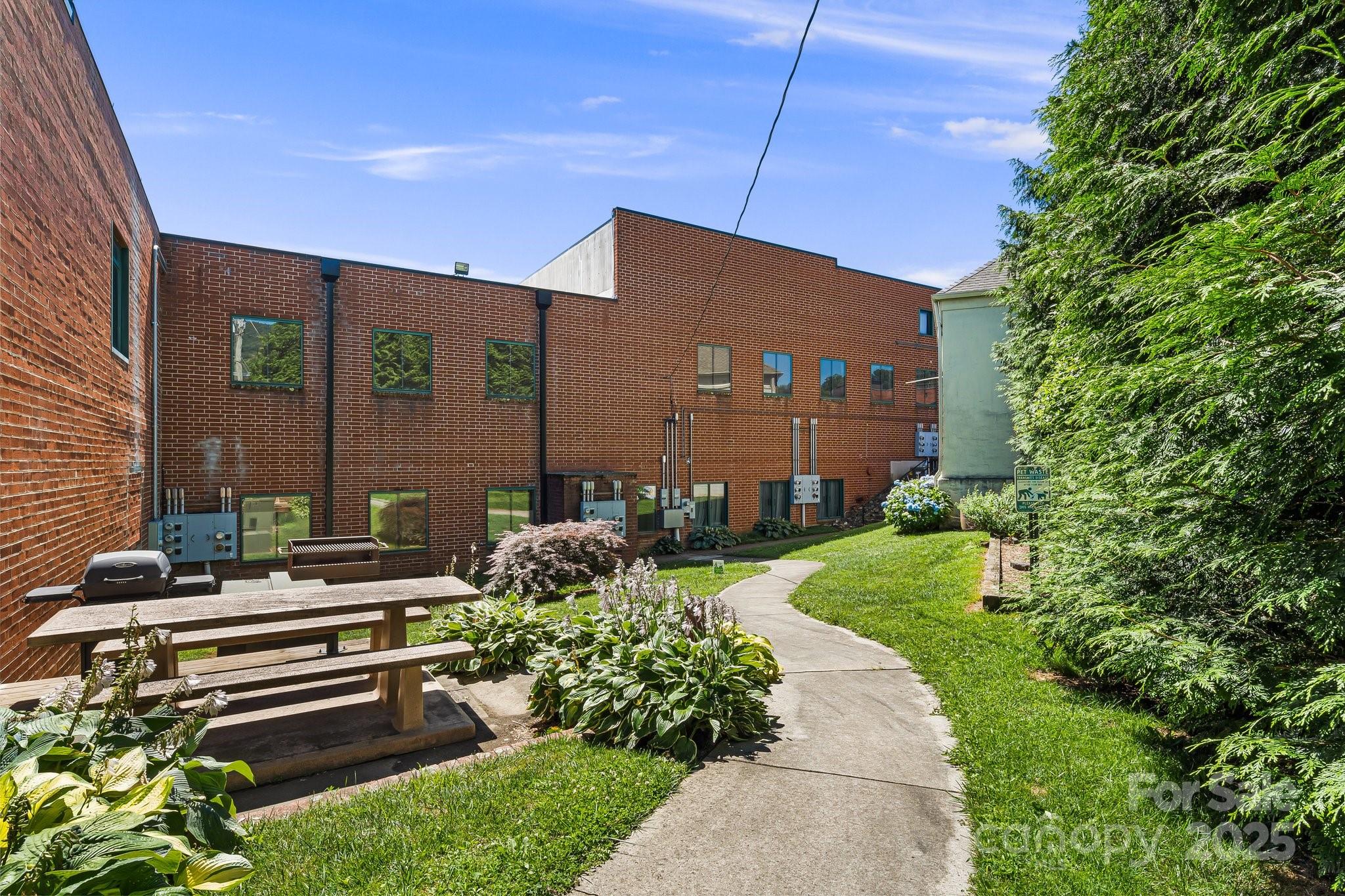 215 S Jefferson Avenue 107 Property Photo 28