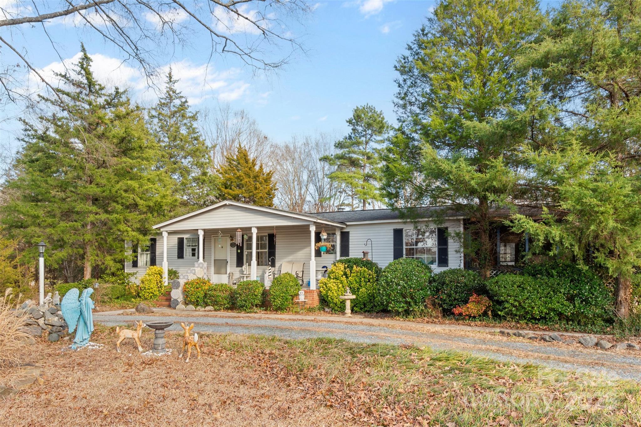 1517 Cuthbertson Road Property Photo