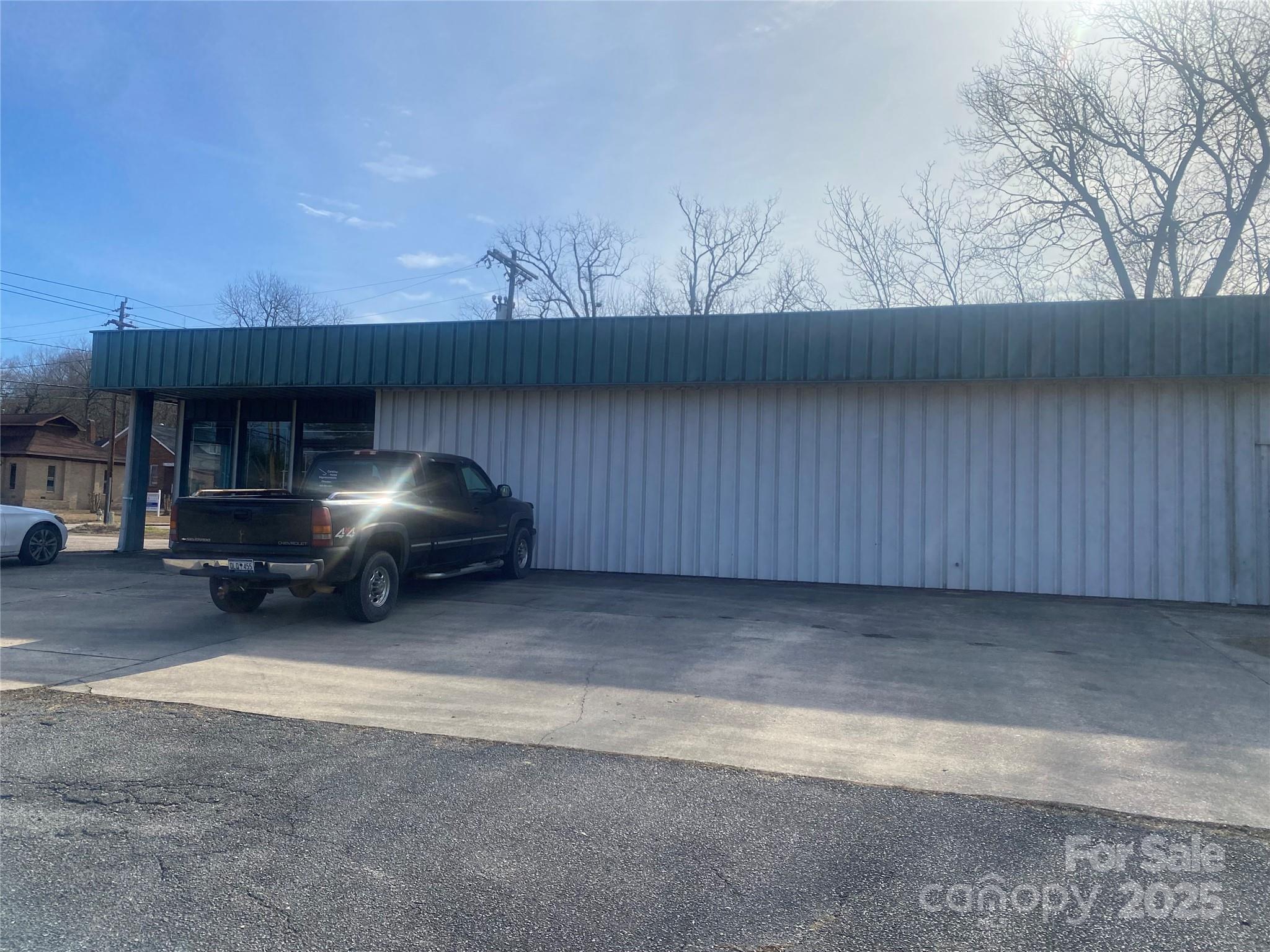 183 Columbia Street Property Photo 4
