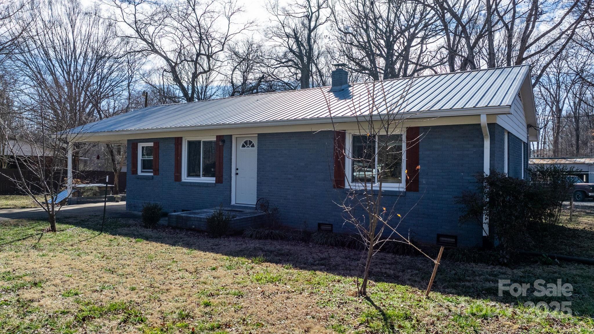 3021 Tryon Courthouse Road Property Photo