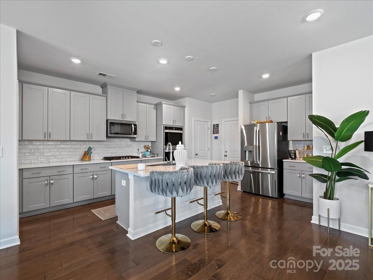 571 Palmarosa Street 130 Property Photo 7