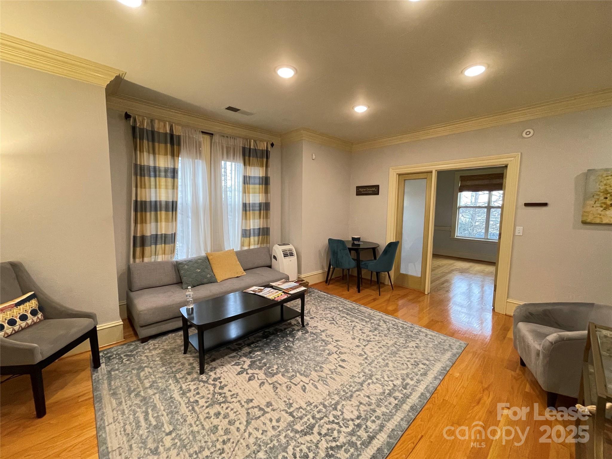 18151 W Catawba Avenue Property Photo 6