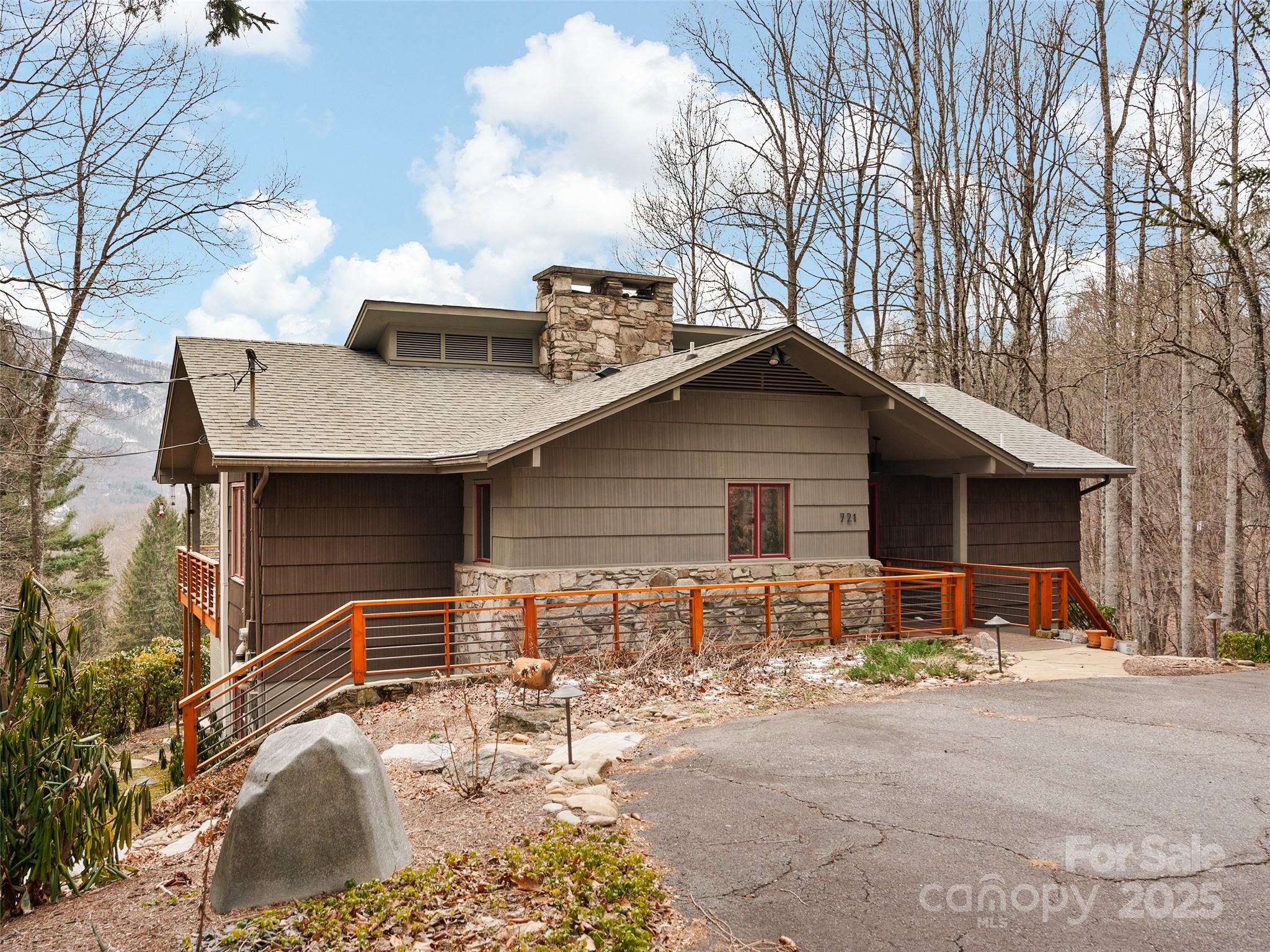 Balsam Heights Real Estate Listings Main Image