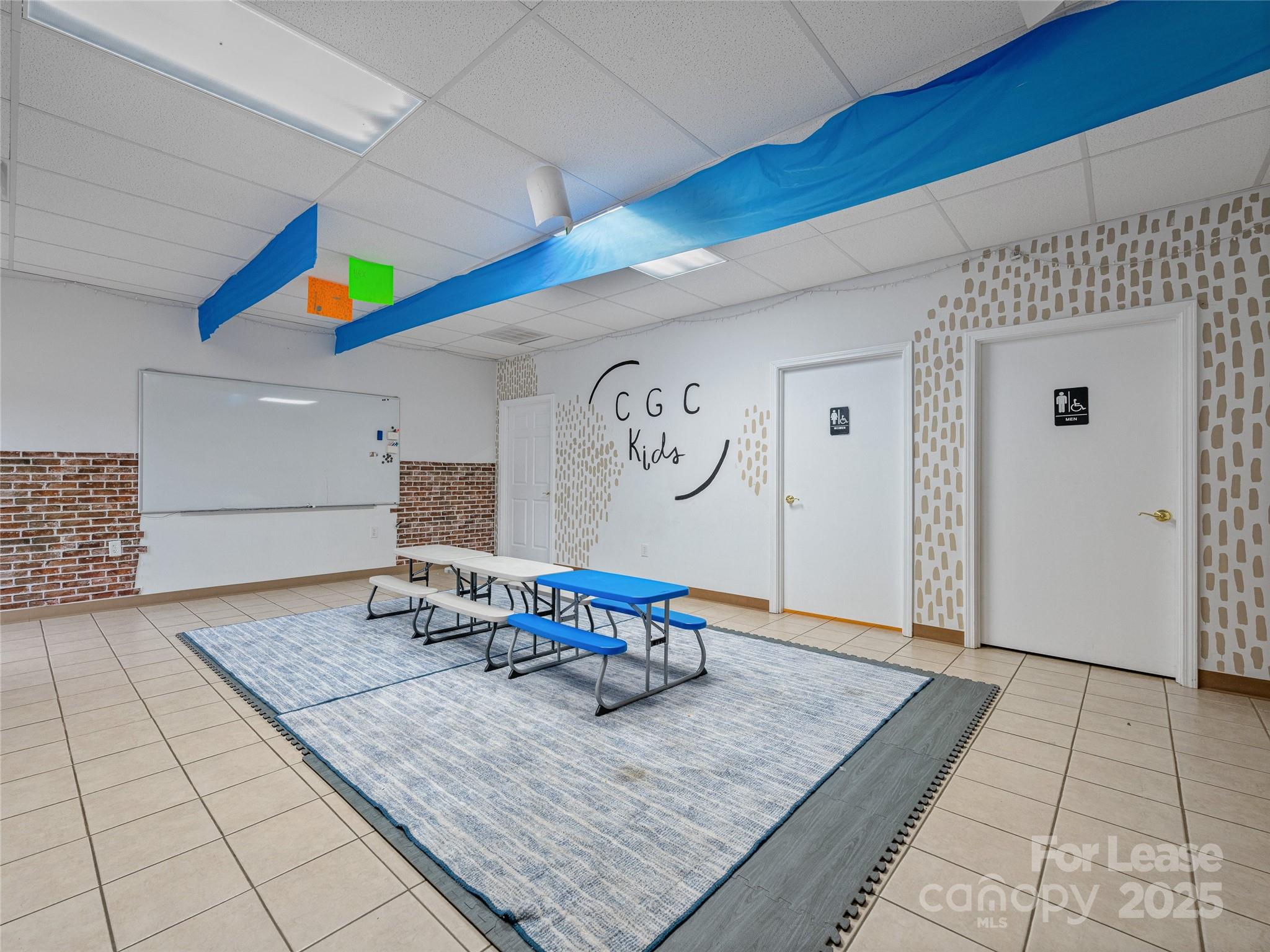 876 New Leicester Highway 3b Property Photo 6