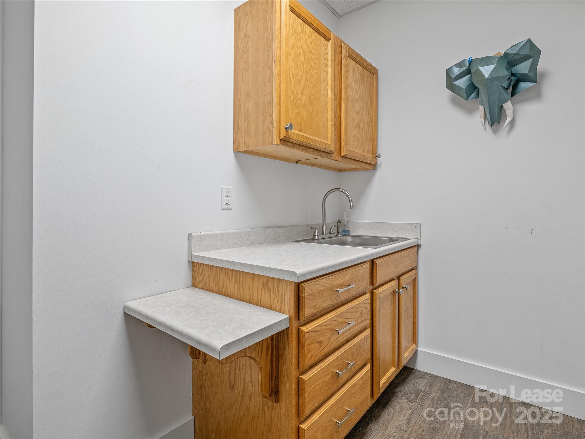 876 New Leicester Highway 3b Property Photo 14