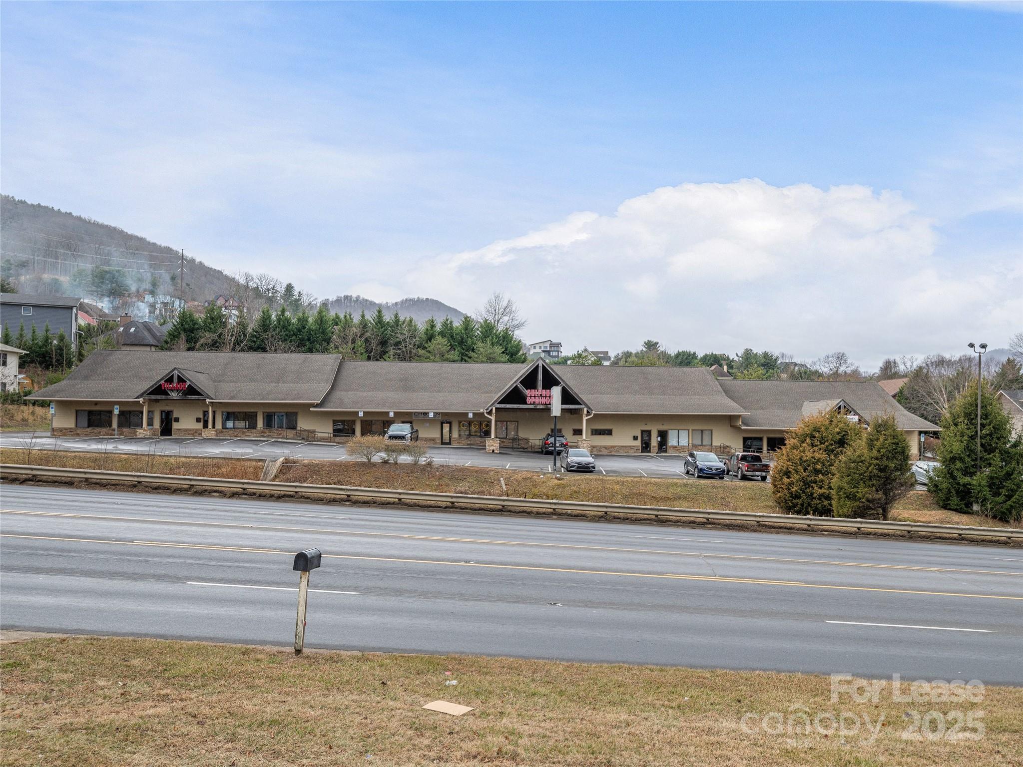 876 New Leicester Highway 3b Property Photo 16