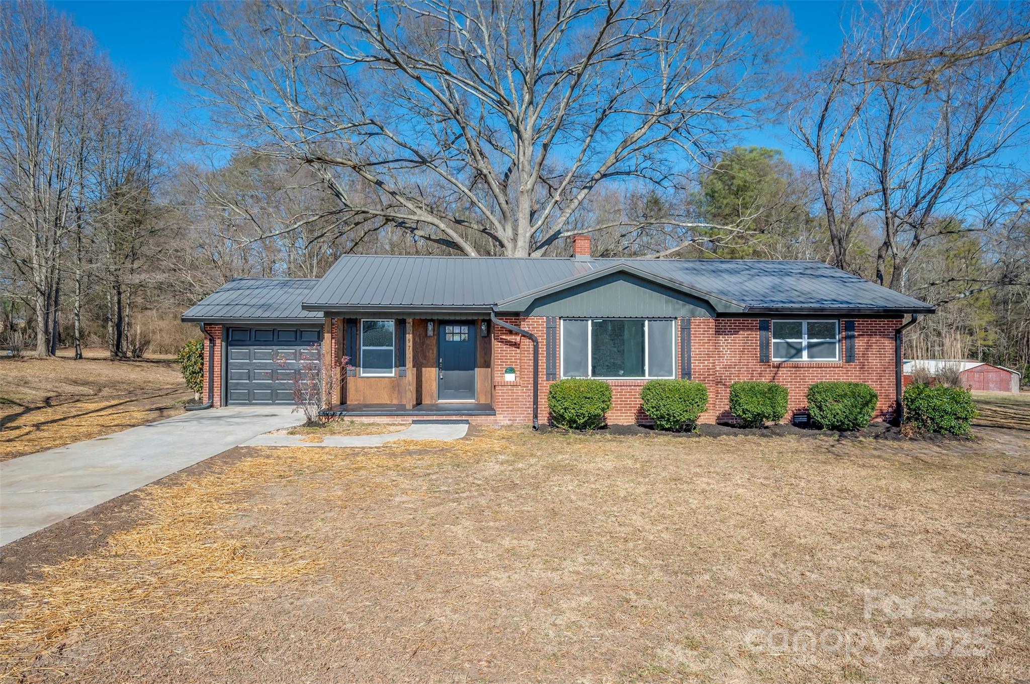 2197 Ferry Road Property Photo