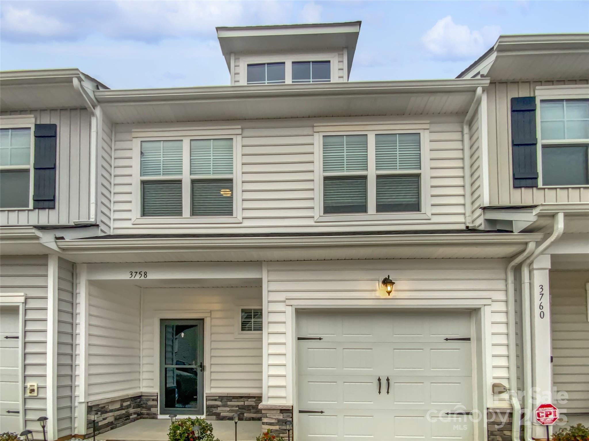 3758 Yorkshire Place Property Photo
