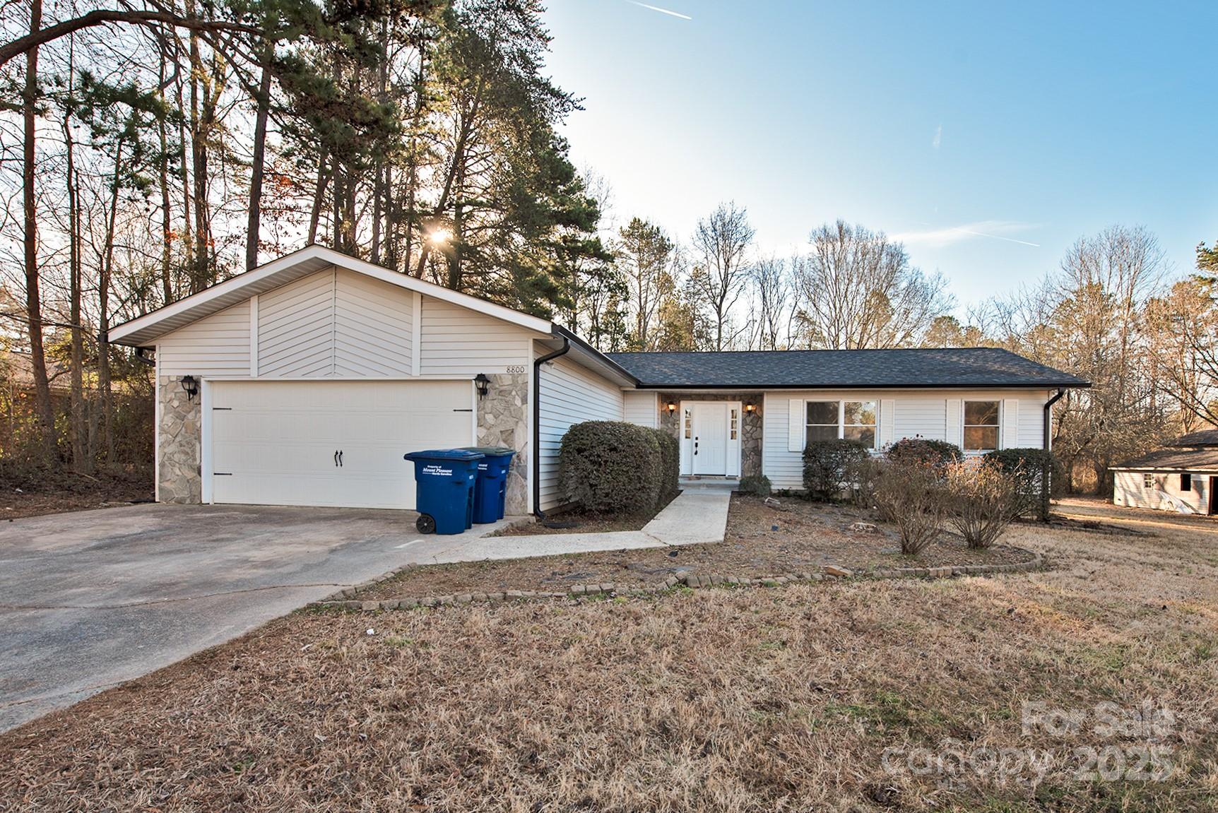 8800 Crestwood Drive Property Photo