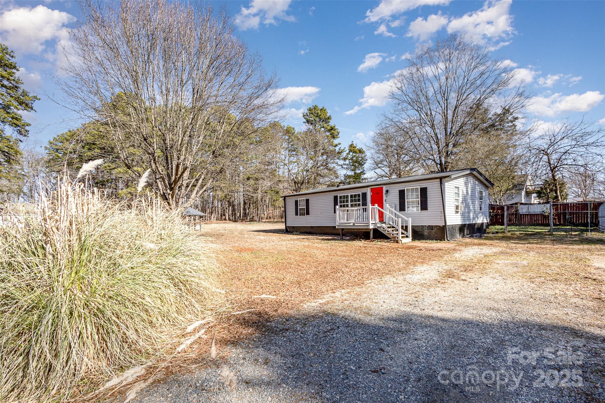 125 Garden Lane Property Photo