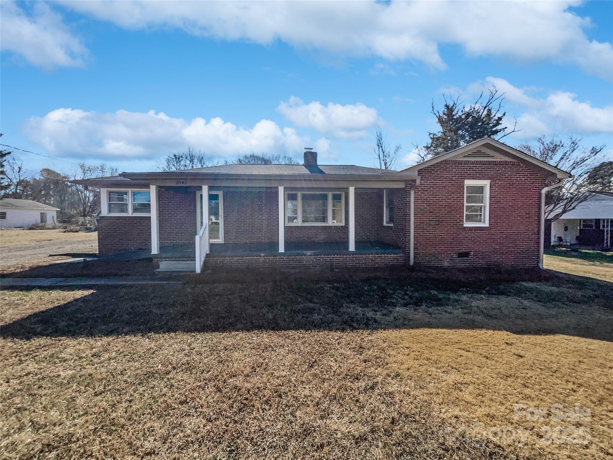 2042 Country Court Property Photo