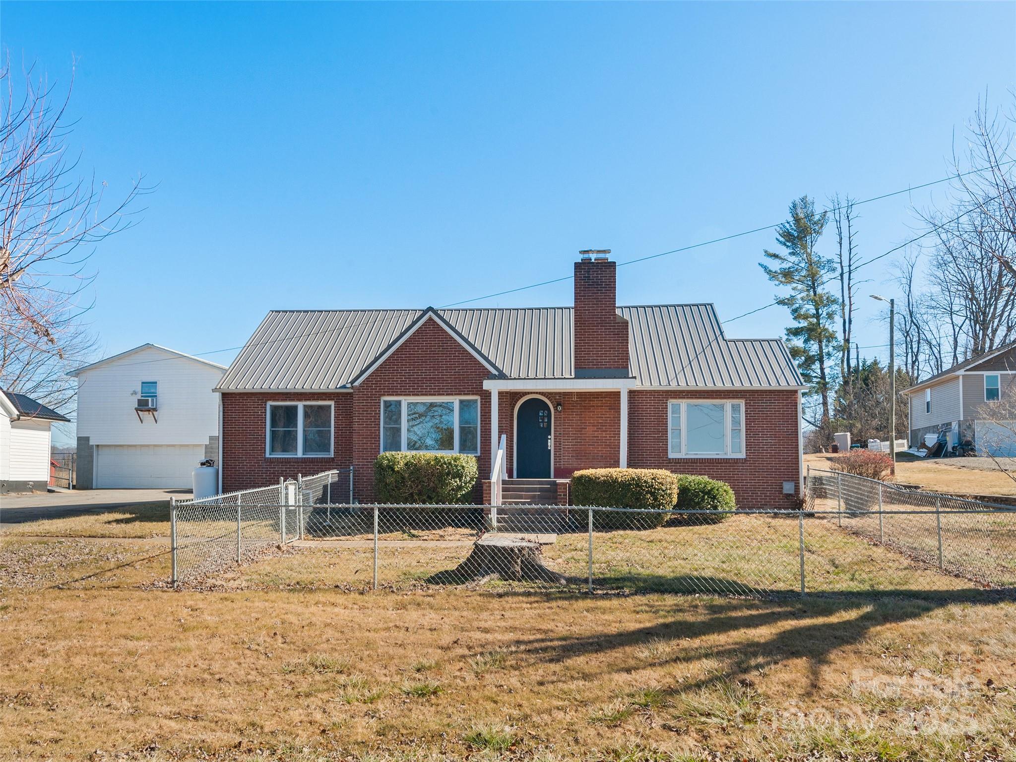 102 Dewey Avenue Property Photo