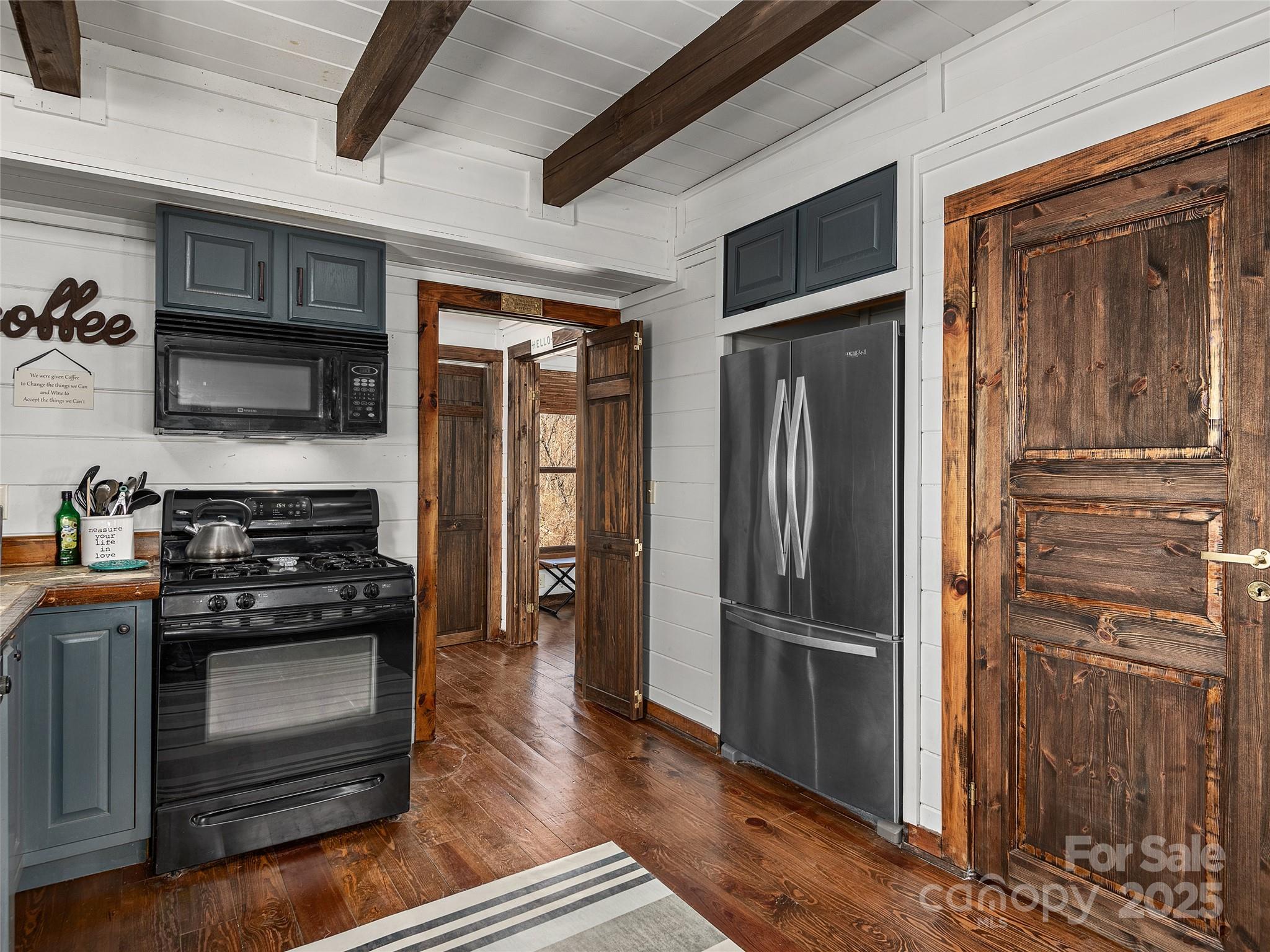 25 Crestwood Drive Property Photo 11