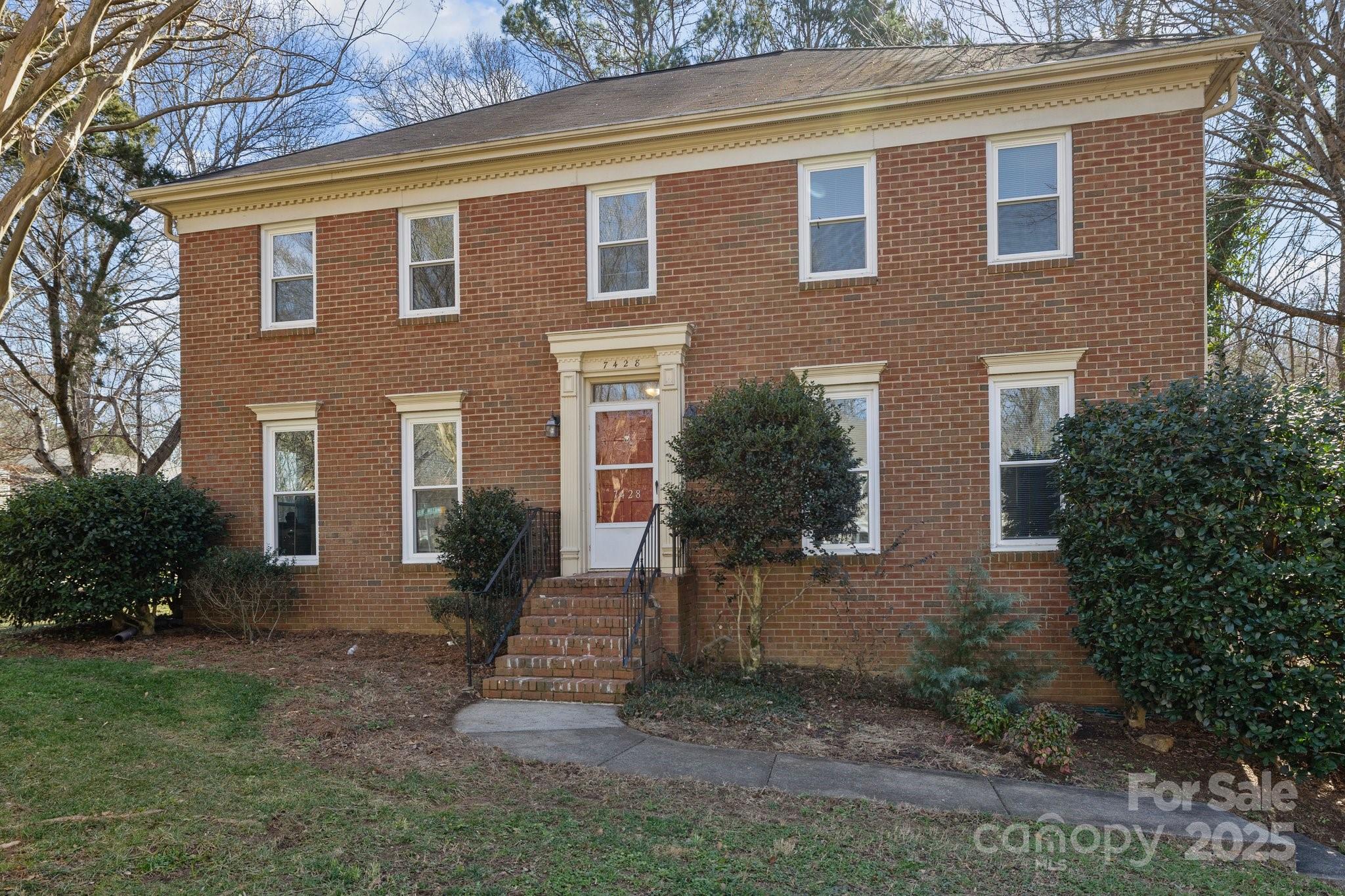 7428 Willow Creek Drive Property Photo